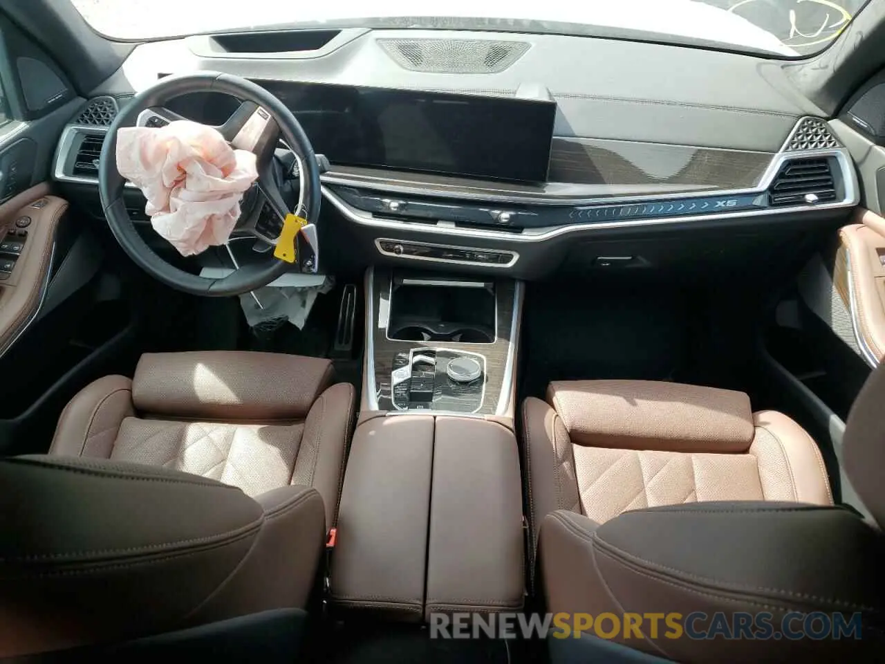 8 Photograph of a damaged car 5UX13EU09R9T72995 BMW X5 2024