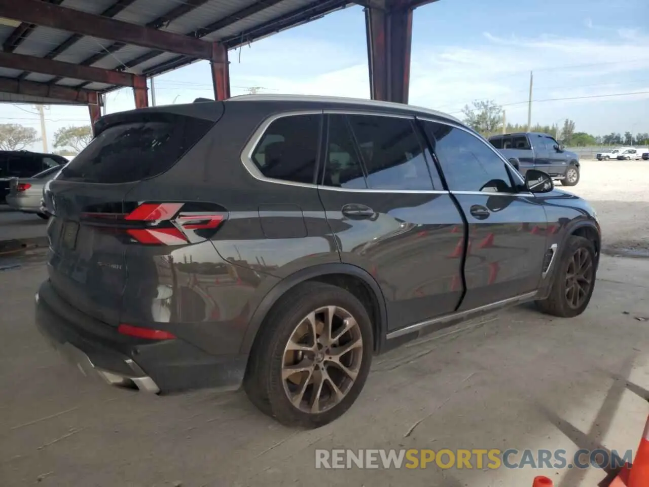 3 Photograph of a damaged car 5UX13EU0XR9T69149 BMW X5 2024