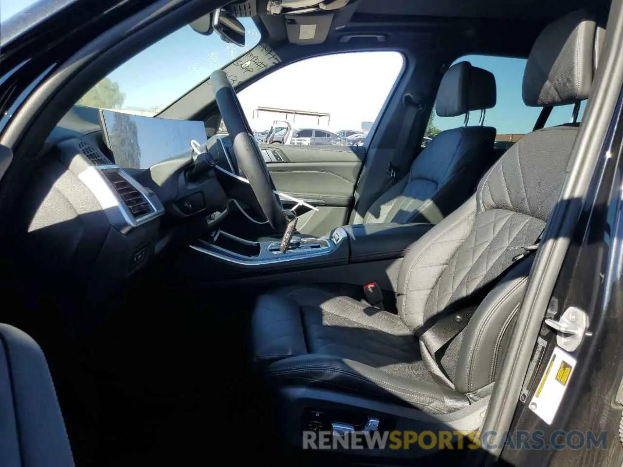 7 Photograph of a damaged car 5UX13EU0XR9V47433 BMW X5 2024