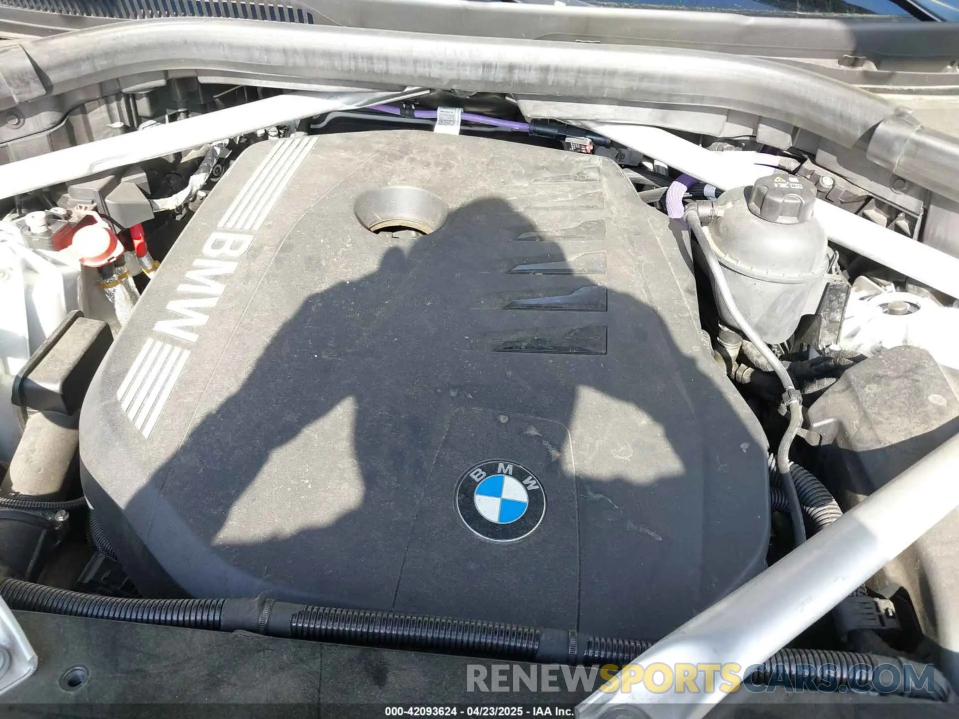 10 Photograph of a damaged car 5UX23EU00R9S22536 BMW X5 2024
