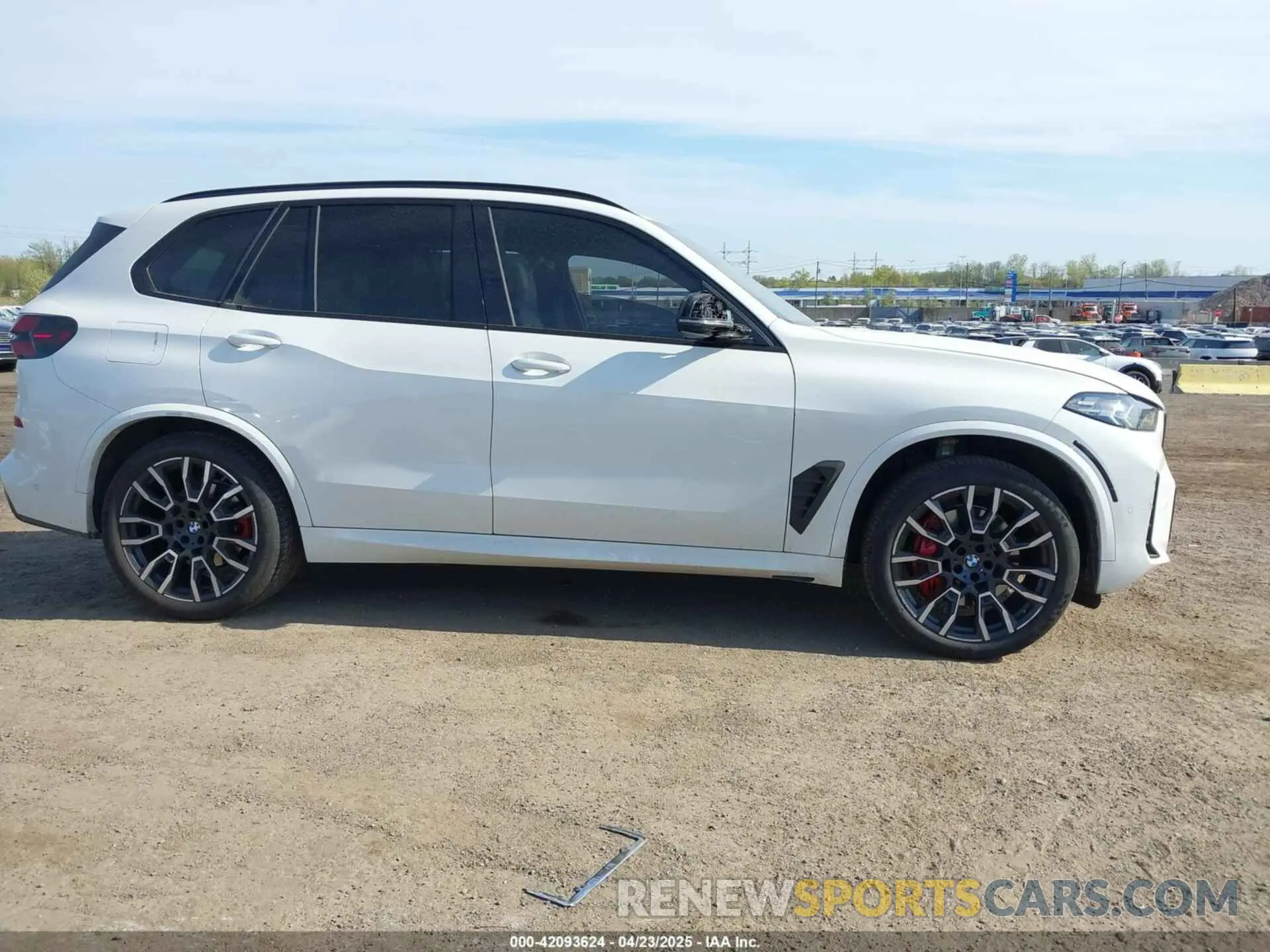 13 Photograph of a damaged car 5UX23EU00R9S22536 BMW X5 2024