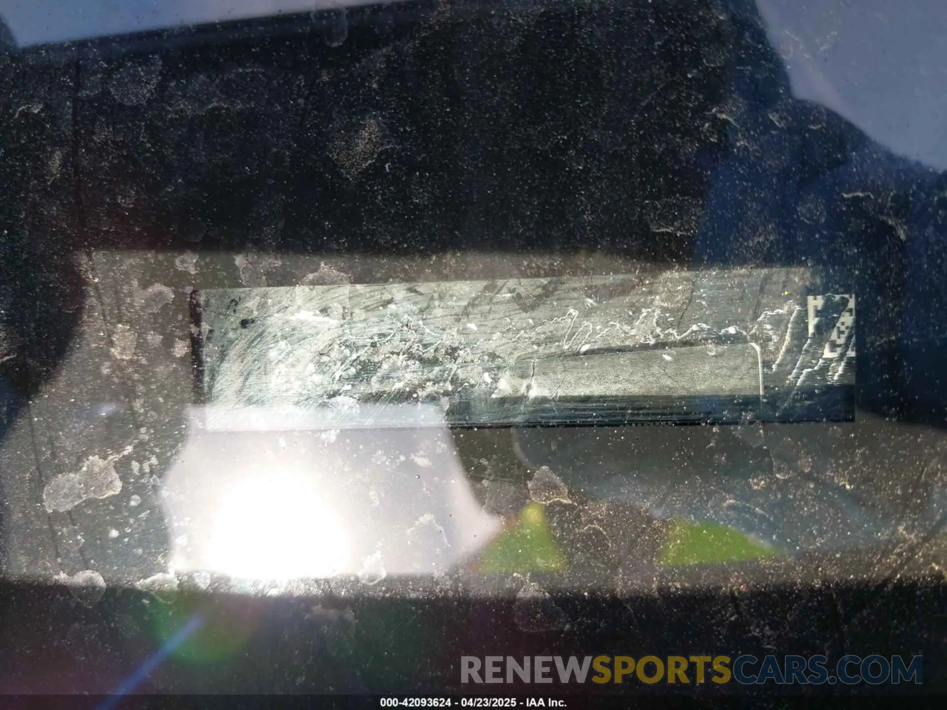 18 Photograph of a damaged car 5UX23EU00R9S22536 BMW X5 2024