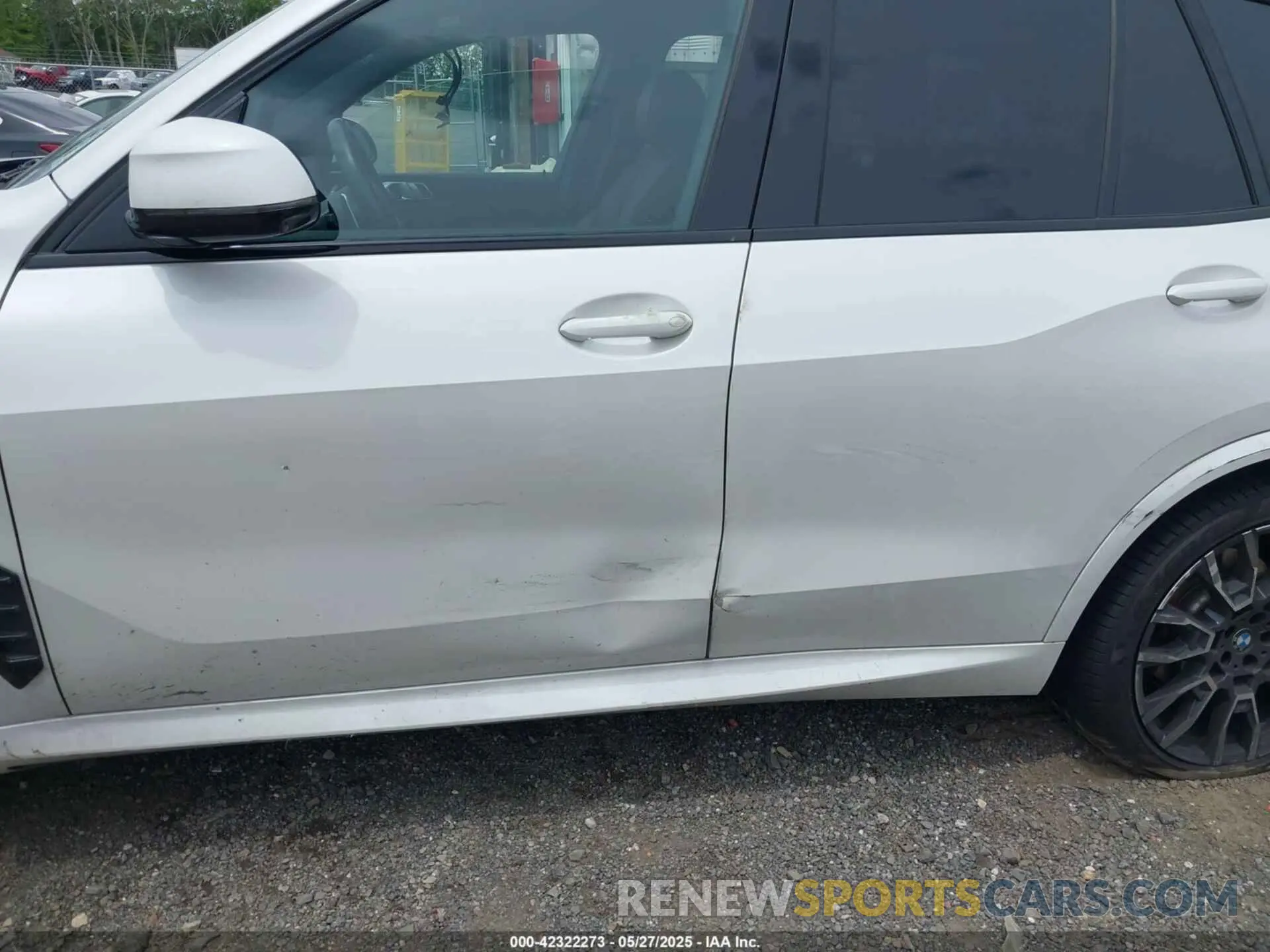 16 Photograph of a damaged car 5UX23EU00R9S78900 BMW X5 2024