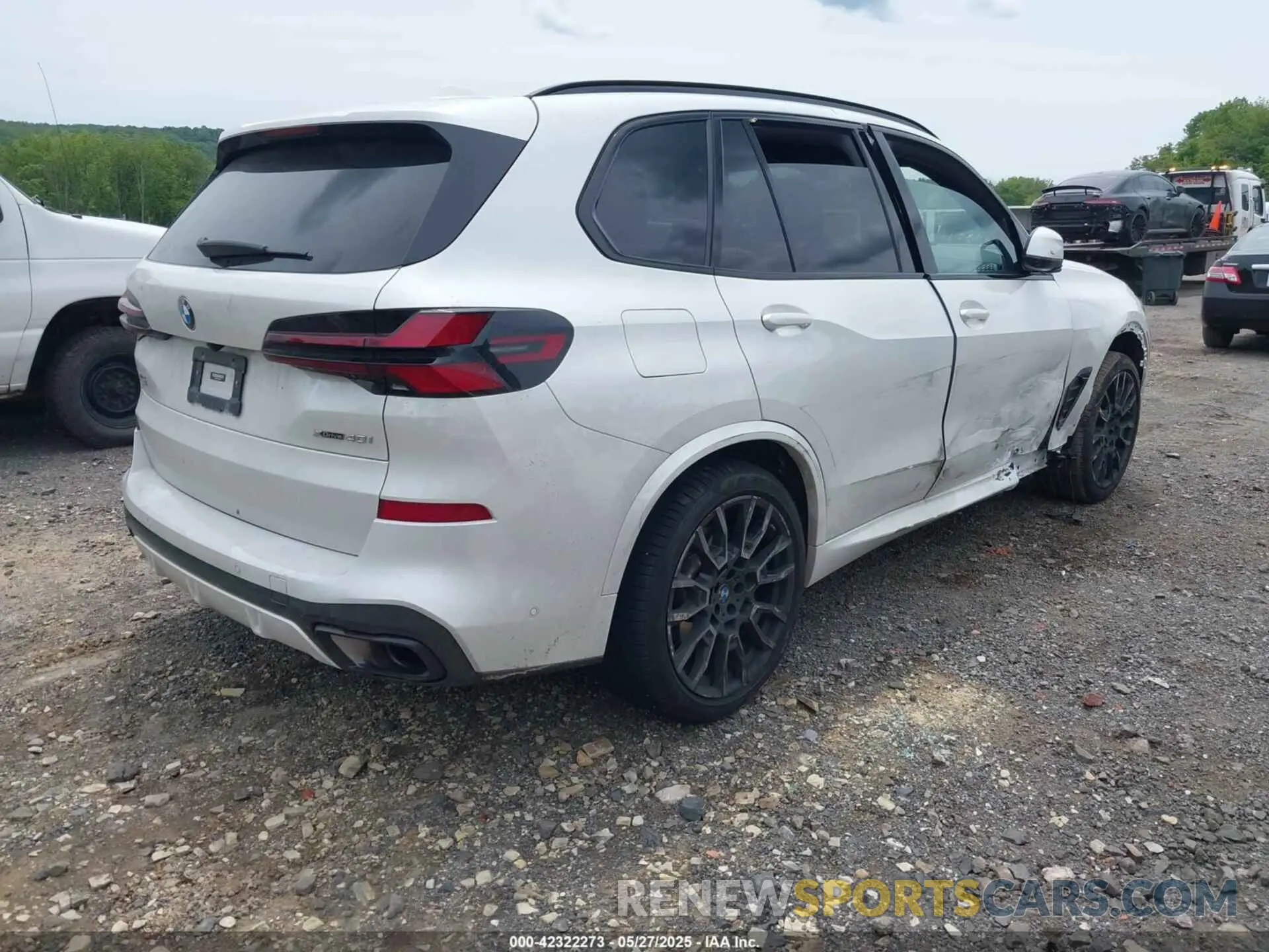 4 Photograph of a damaged car 5UX23EU00R9S78900 BMW X5 2024