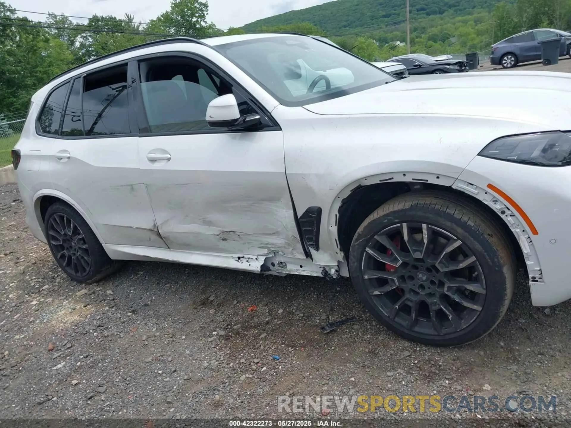 6 Photograph of a damaged car 5UX23EU00R9S78900 BMW X5 2024