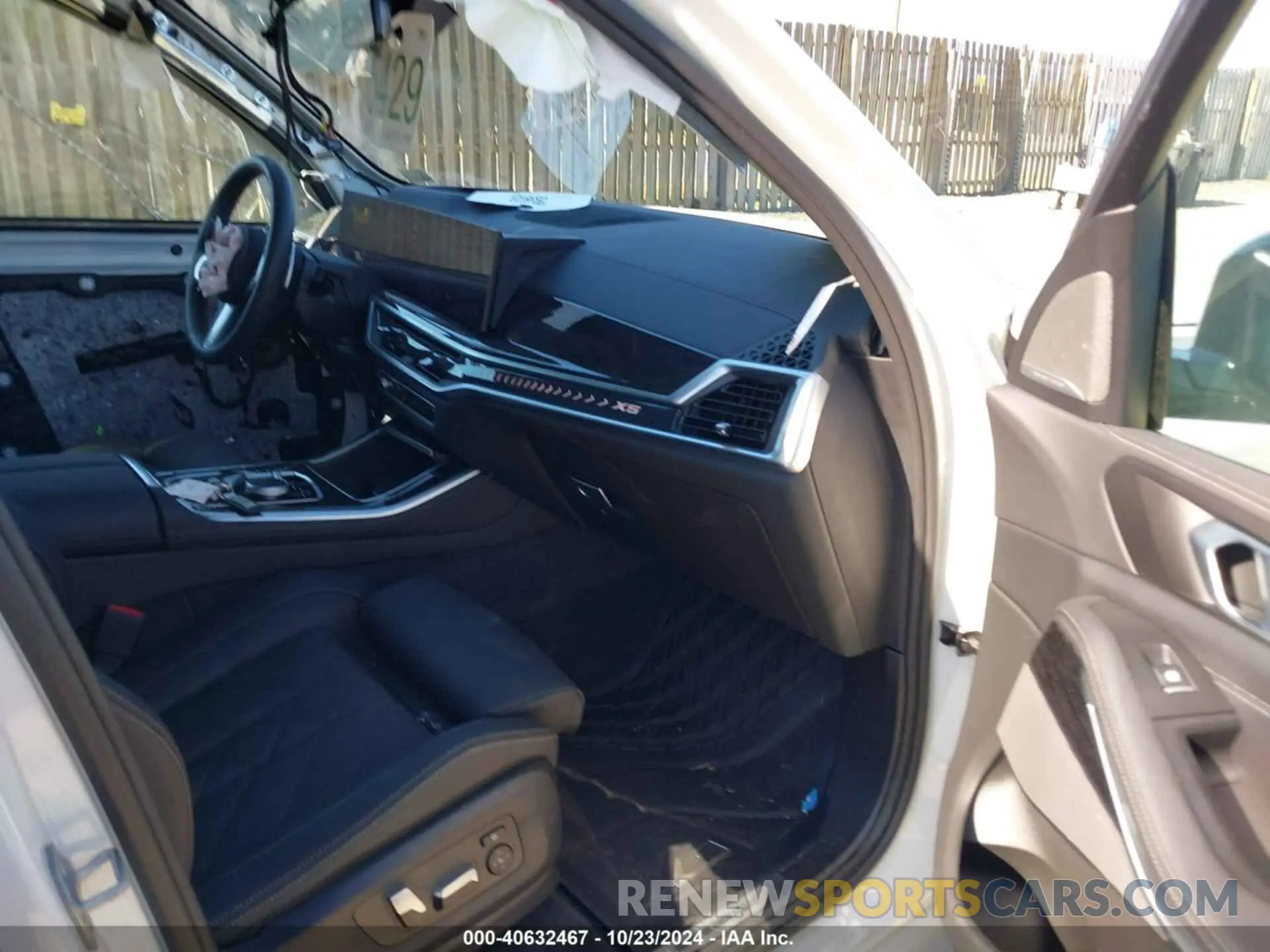 5 Photograph of a damaged car 5UX23EU00R9W07160 BMW X5 2024