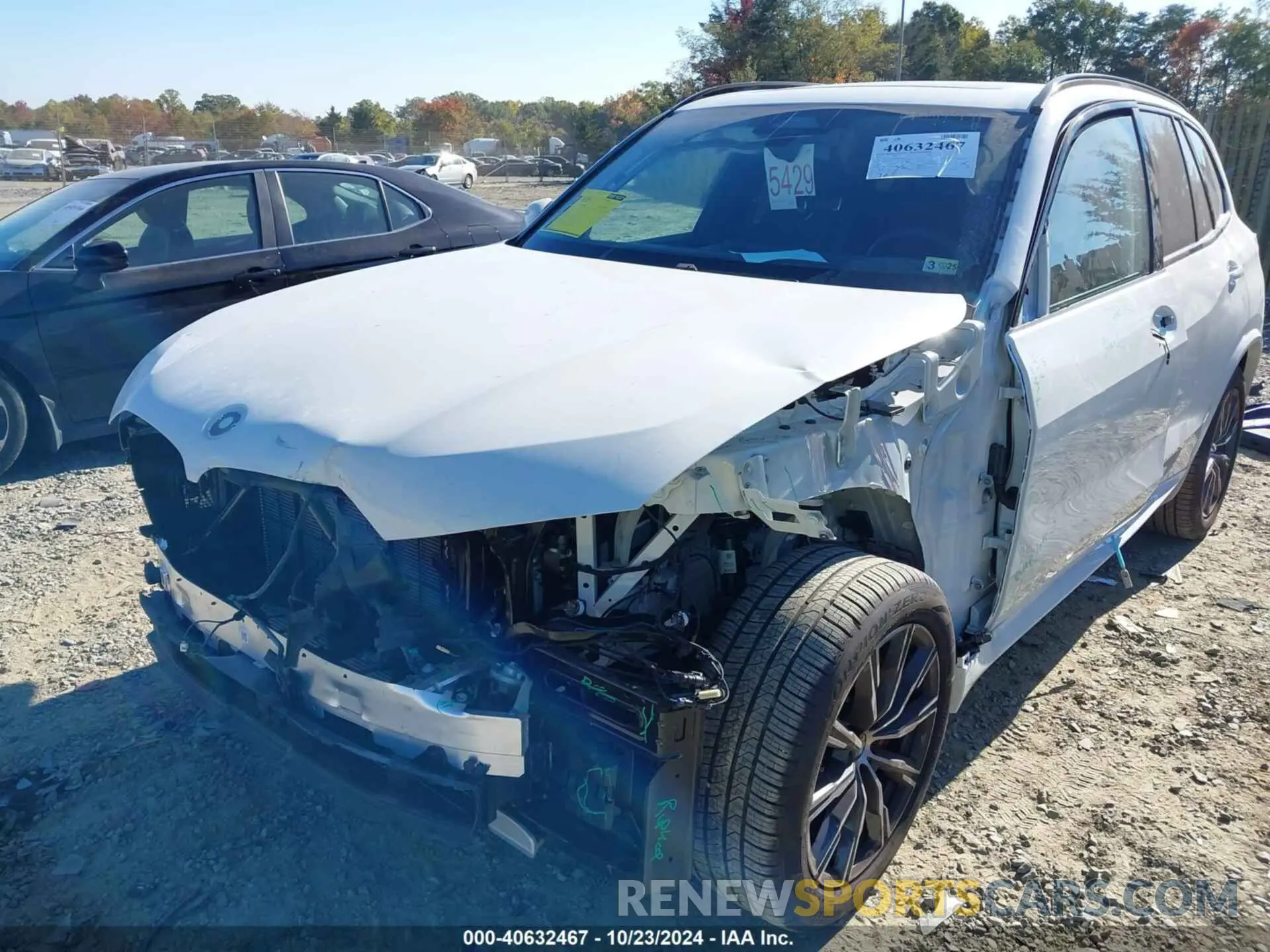 6 Photograph of a damaged car 5UX23EU00R9W07160 BMW X5 2024