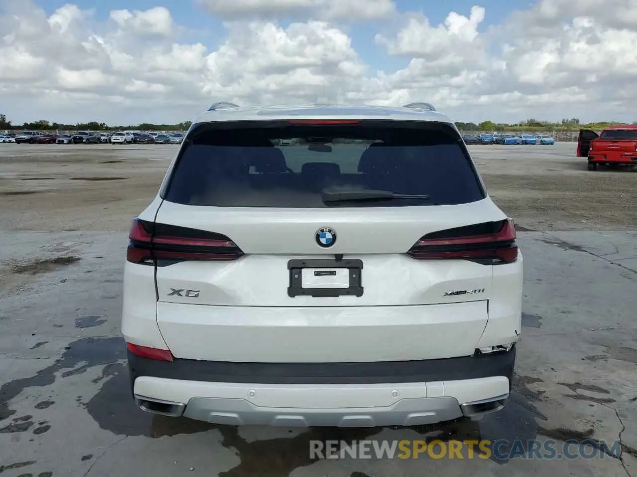 6 Photograph of a damaged car 5UX23EU01R9T65592 BMW X5 2024
