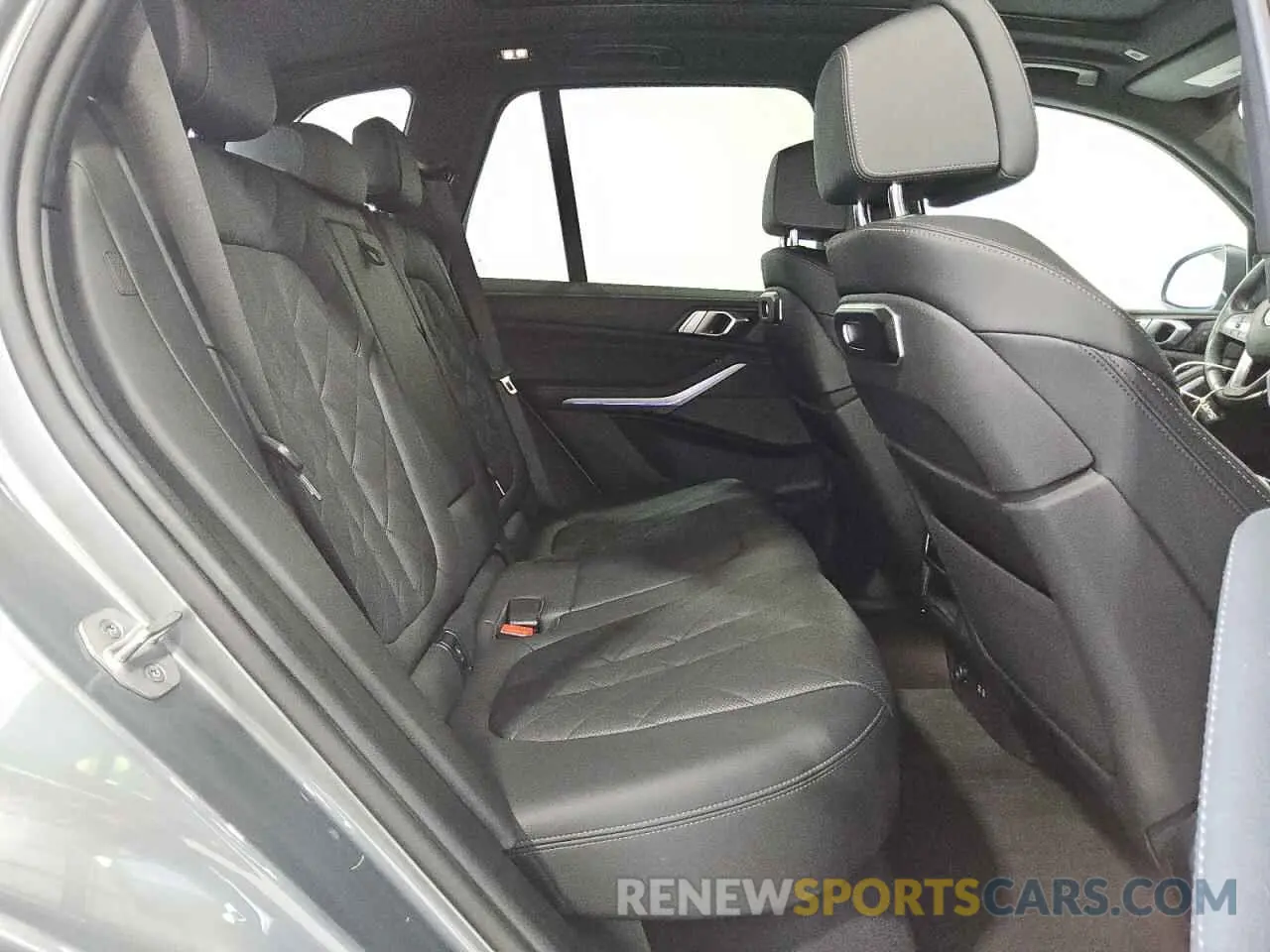 11 Photograph of a damaged car 5UX23EU02R9T96060 BMW X5 2024