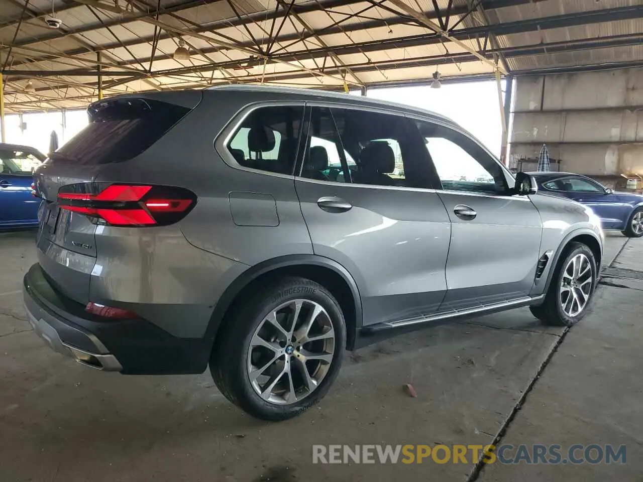 3 Photograph of a damaged car 5UX23EU02R9V40285 BMW X5 2024
