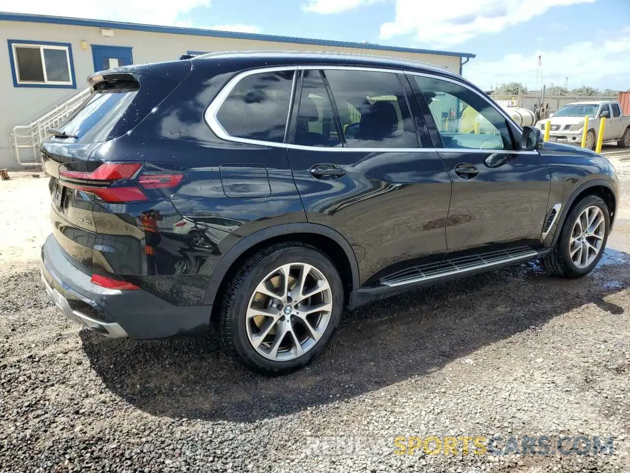 3 Photograph of a damaged car 5UX23EU03R9T70325 BMW X5 2024