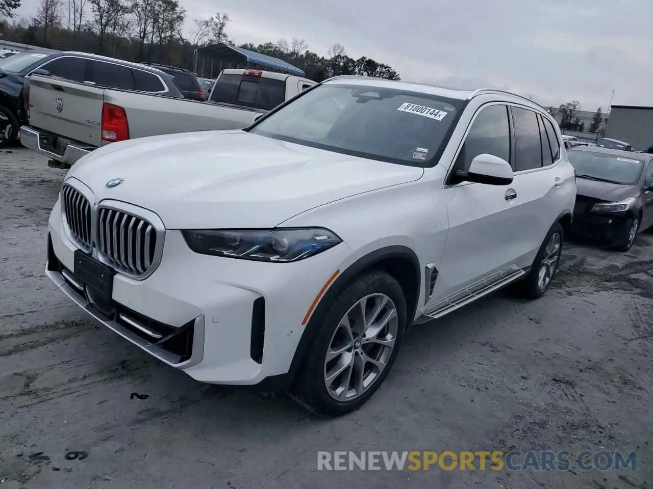 1 Photograph of a damaged car 5UX23EU03R9U05610 BMW X5 2024