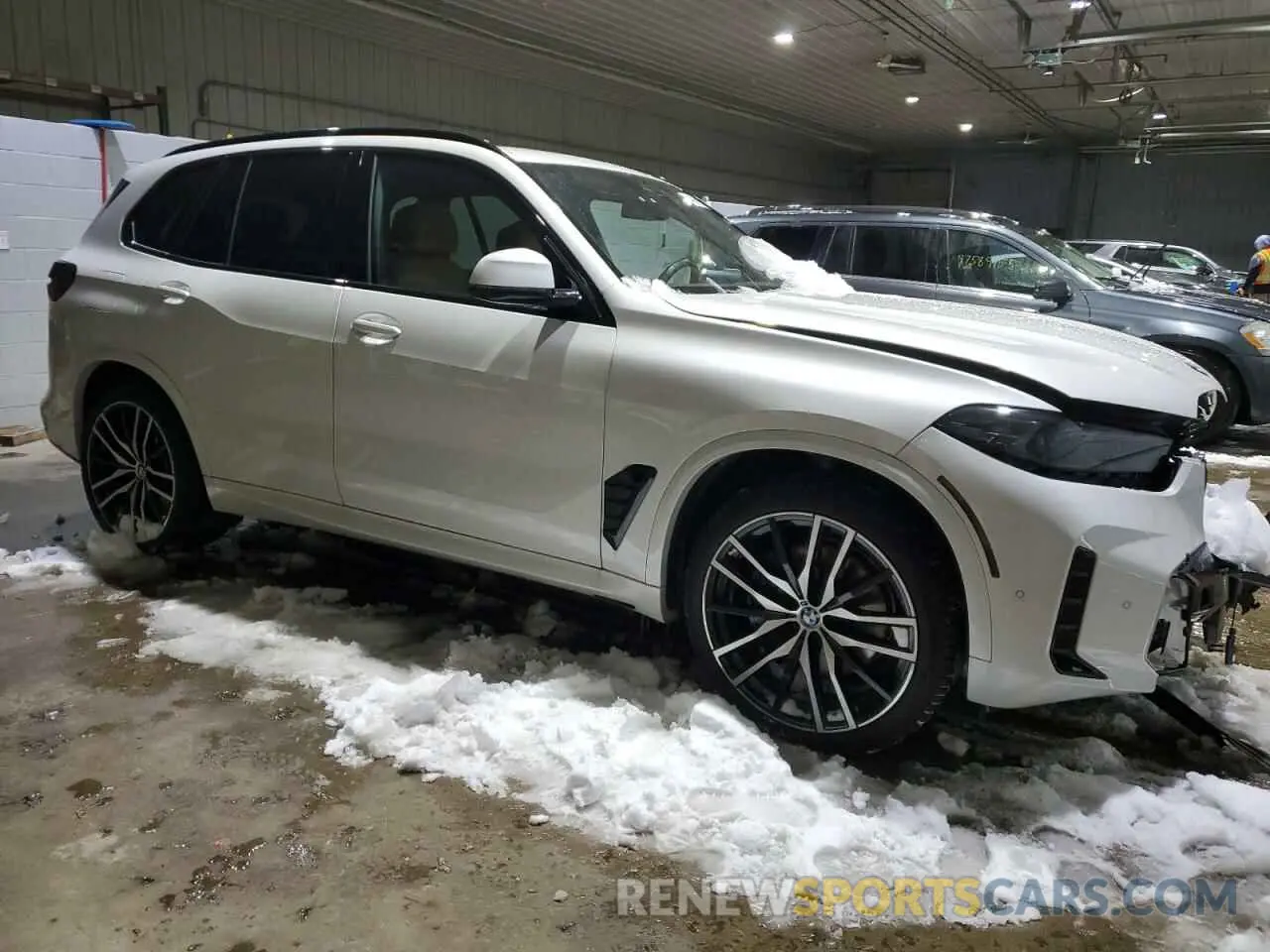 4 Photograph of a damaged car 5UX23EU03R9V09854 BMW X5 2024