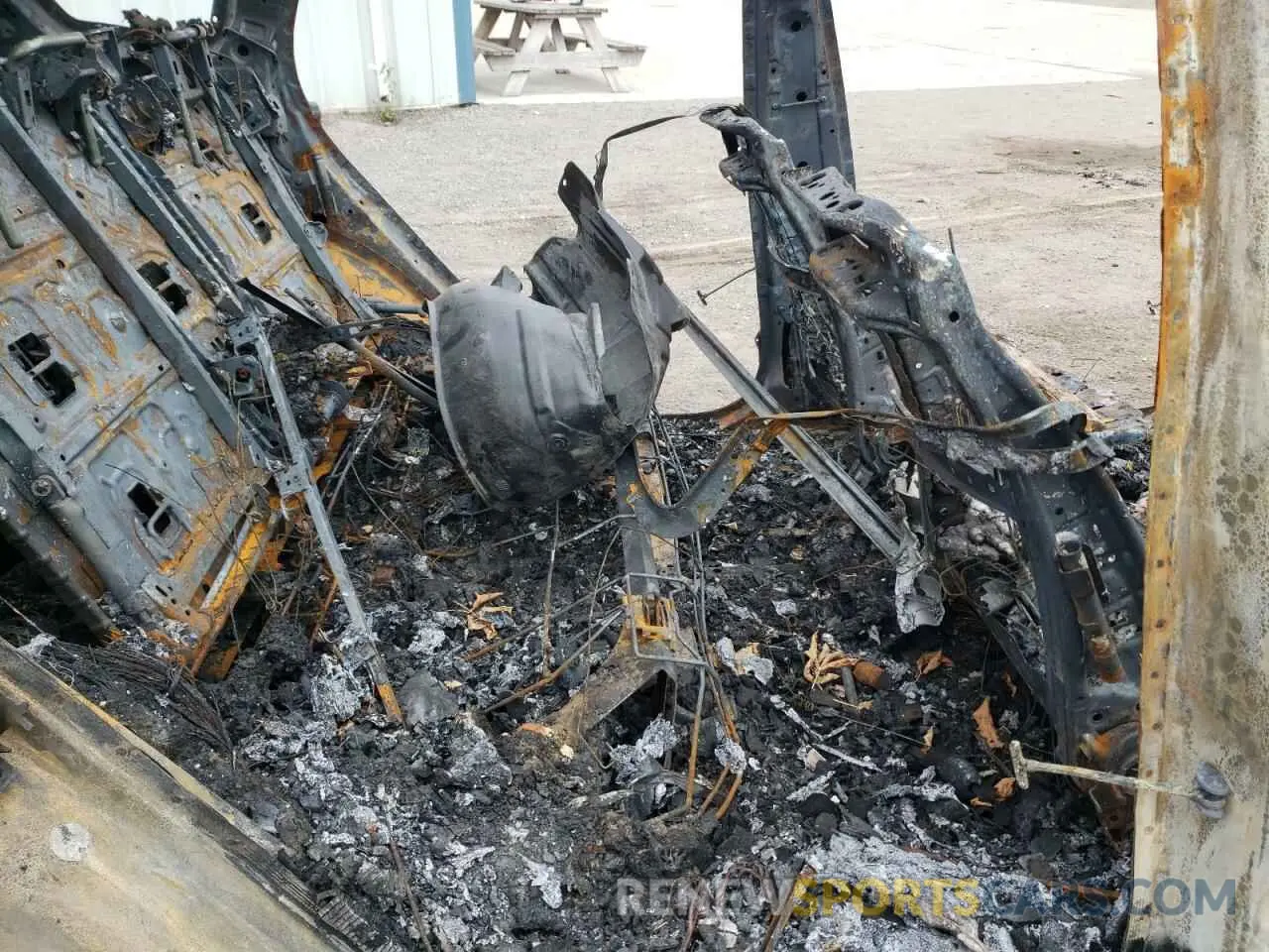 11 Photograph of a damaged car 5UX23EU03R9W10120 BMW X5 2024