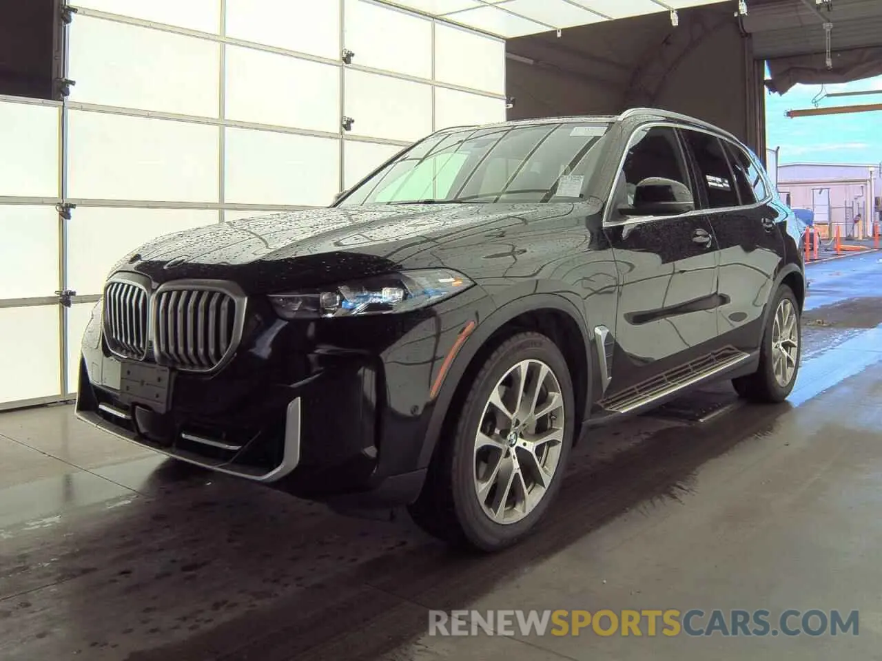 2 Photograph of a damaged car 5UX23EU04R9T44459 BMW X5 2024