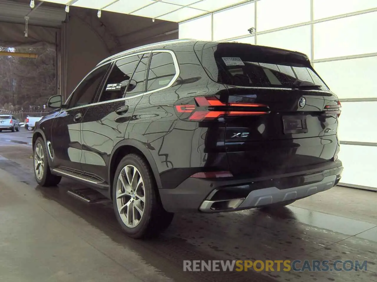 3 Photograph of a damaged car 5UX23EU04R9T44459 BMW X5 2024