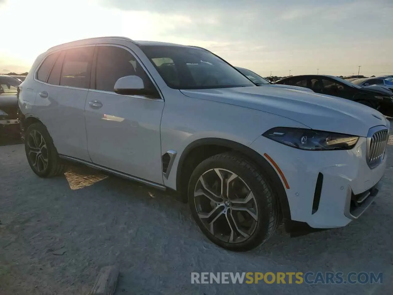 4 Photograph of a damaged car 5UX23EU04R9T62394 BMW X5 2024