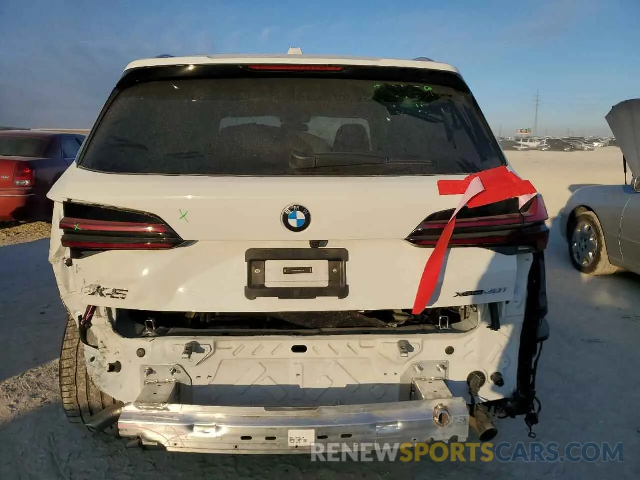 6 Photograph of a damaged car 5UX23EU04R9T62394 BMW X5 2024