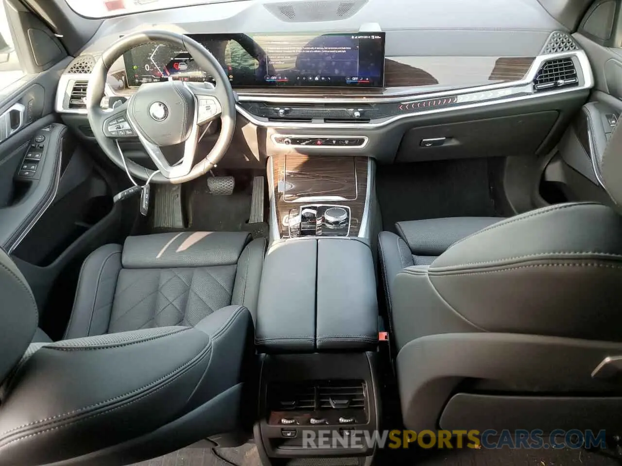 8 Photograph of a damaged car 5UX23EU04R9U45758 BMW X5 2024