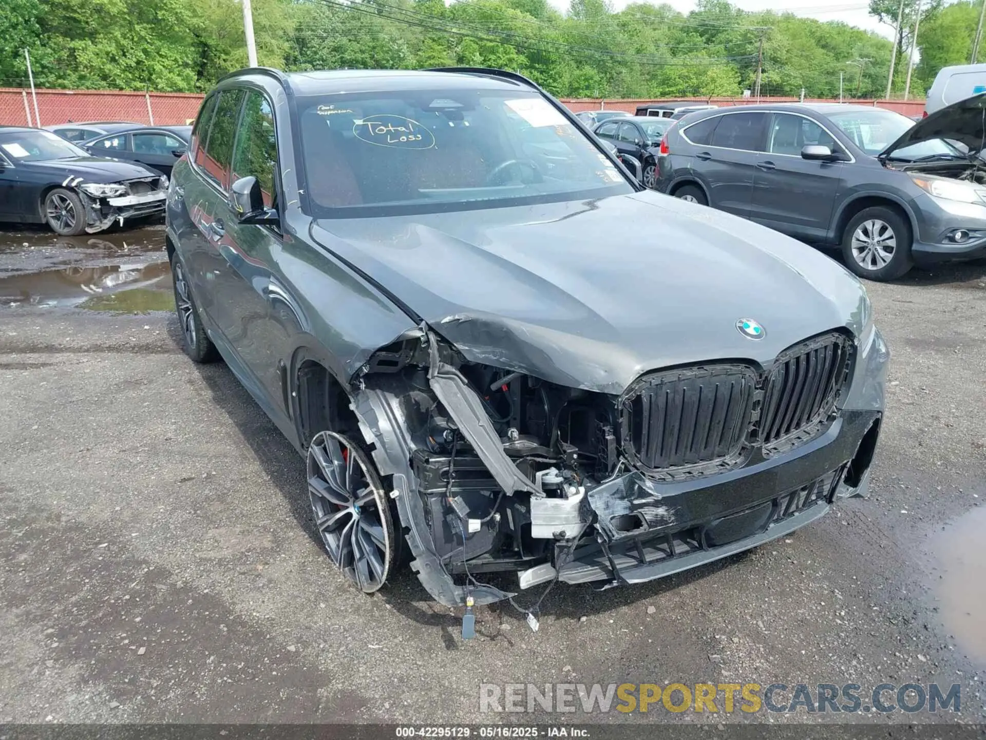 17 Photograph of a damaged car 5UX23EU04R9V01472 BMW X5 2024