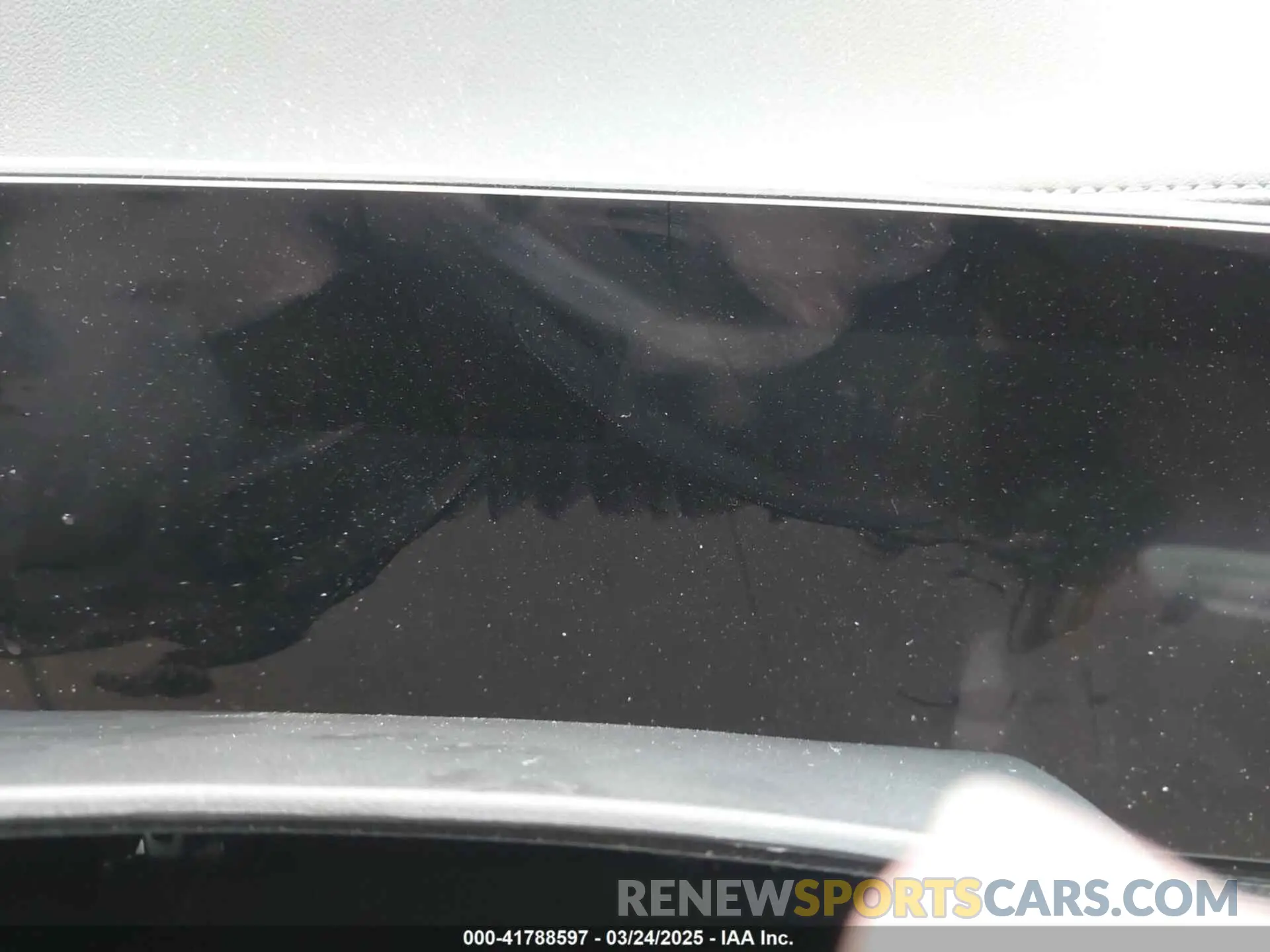 15 Photograph of a damaged car 5UX23EU04R9V15176 BMW X5 2024