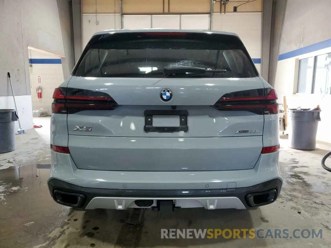 6 Photograph of a damaged car 5UX23EU05R9S18661 BMW X5 2024