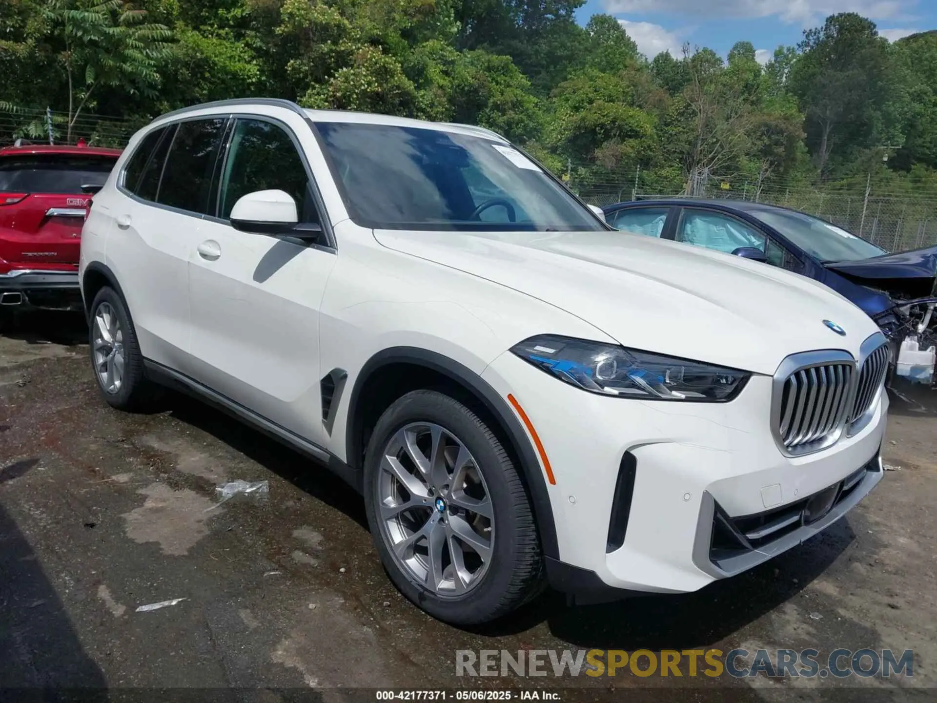 6 Photograph of a damaged car 5UX23EU05R9S29952 BMW X5 2024