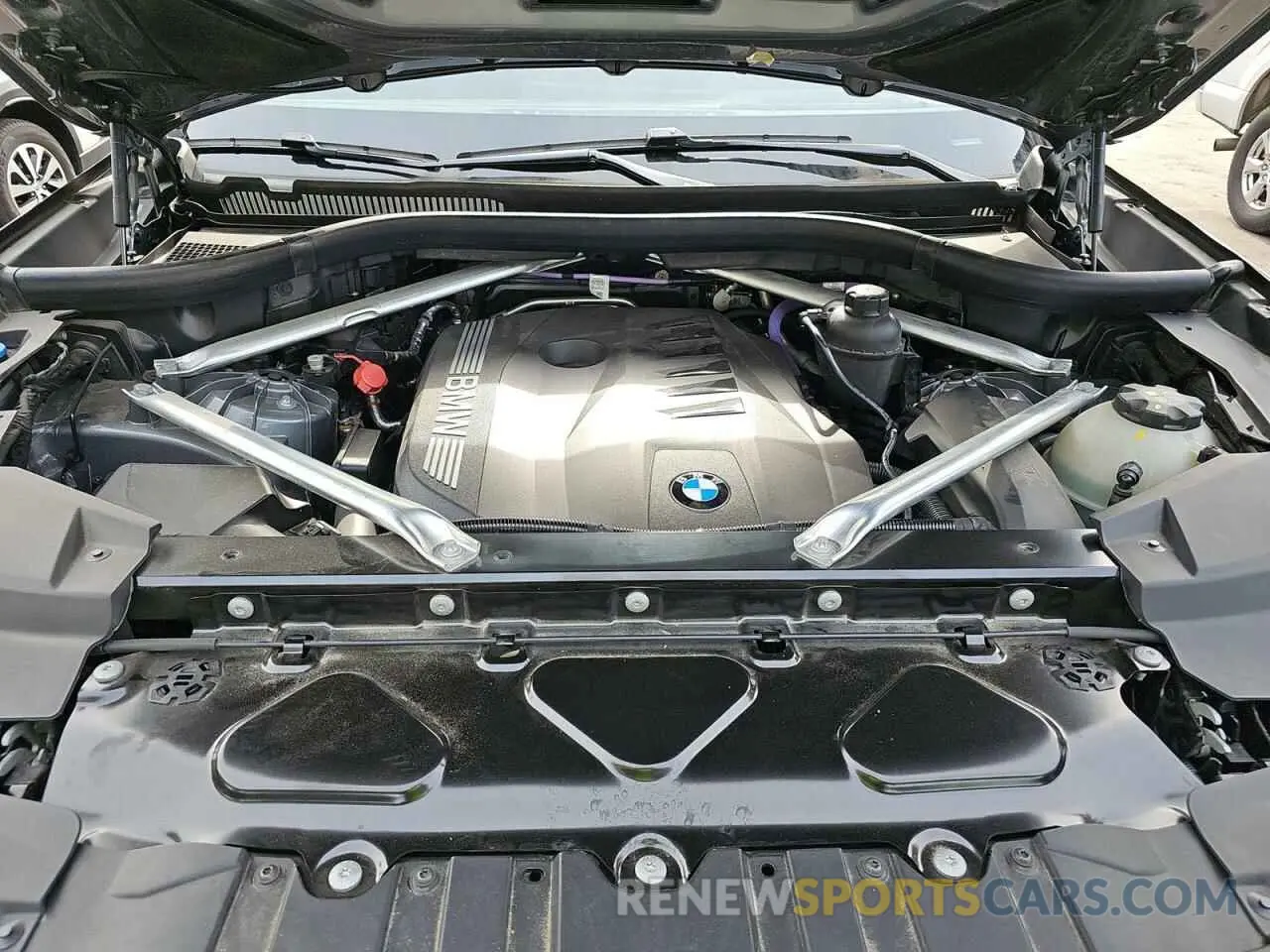 7 Photograph of a damaged car 5UX23EU05R9T82783 BMW X5 2024
