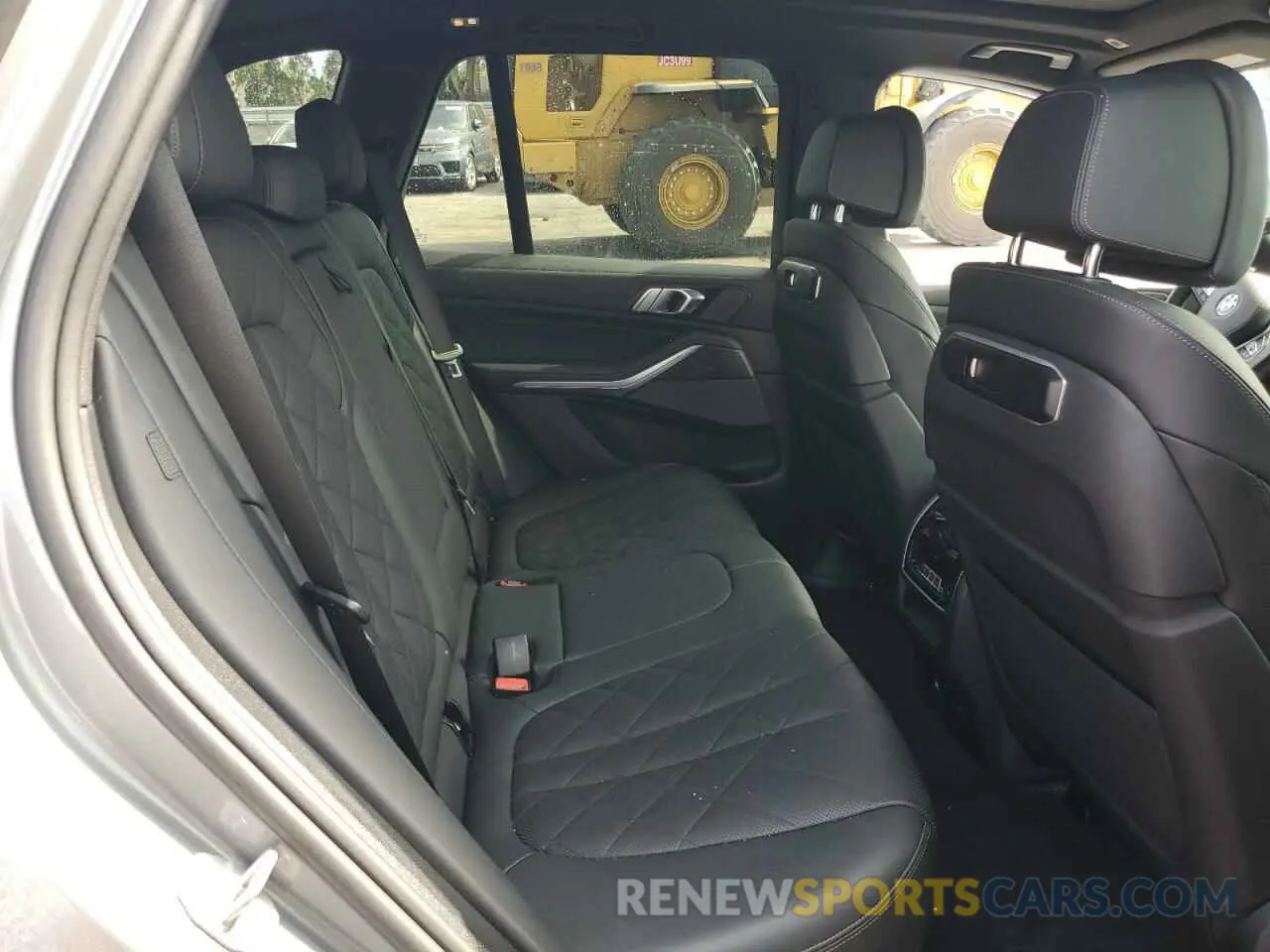 11 Photograph of a damaged car 5UX23EU05R9U85301 BMW X5 2024