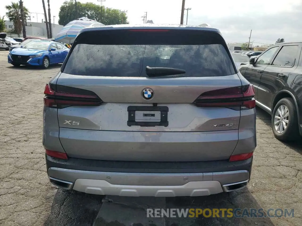 6 Photograph of a damaged car 5UX23EU05R9U85301 BMW X5 2024