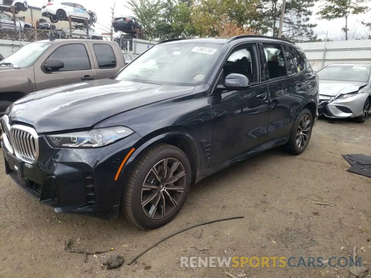 1 Photograph of a damaged car 5UX23EU05R9W00432 BMW X5 2024