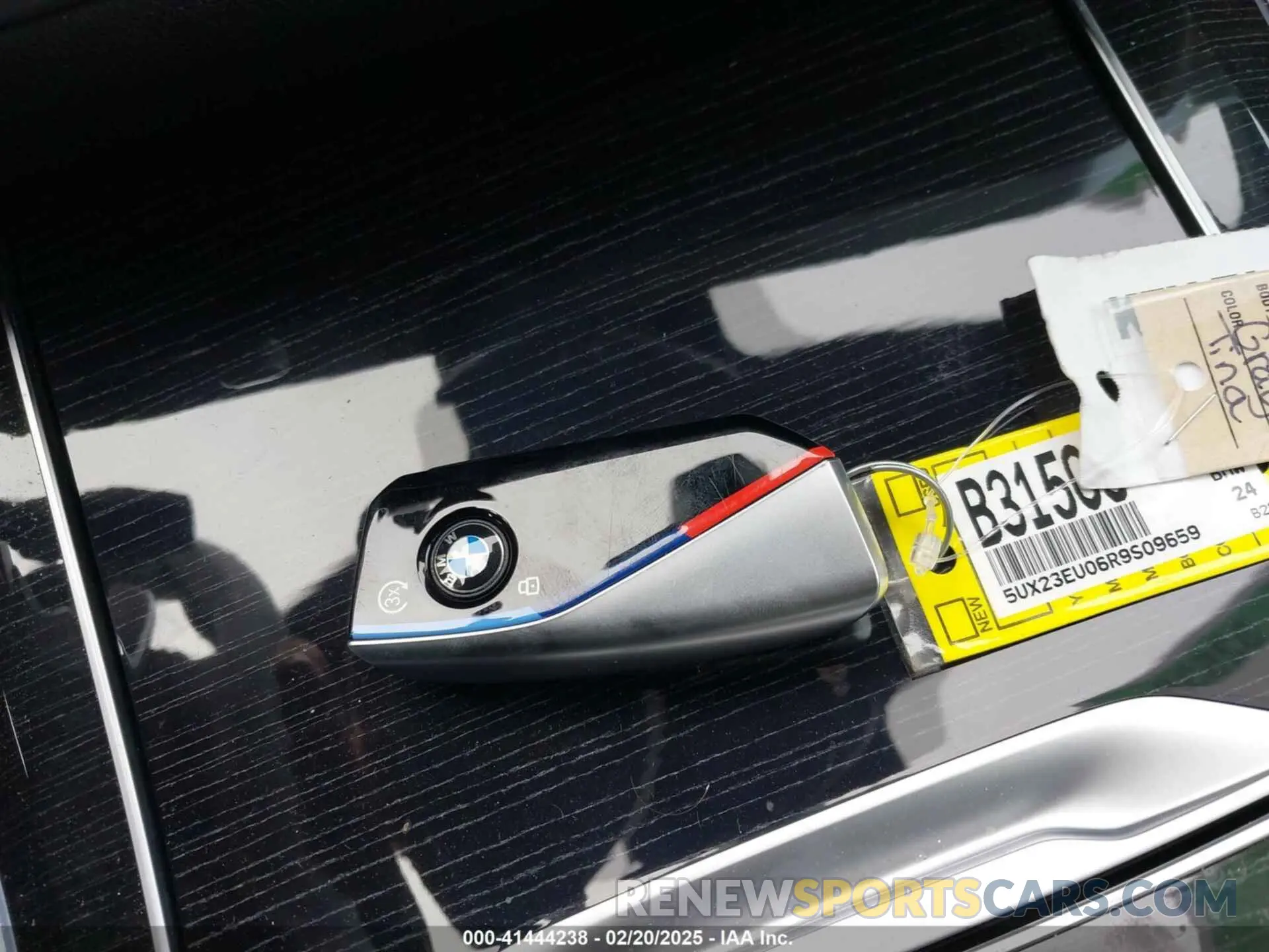11 Photograph of a damaged car 5UX23EU06R9S09659 BMW X5 2024