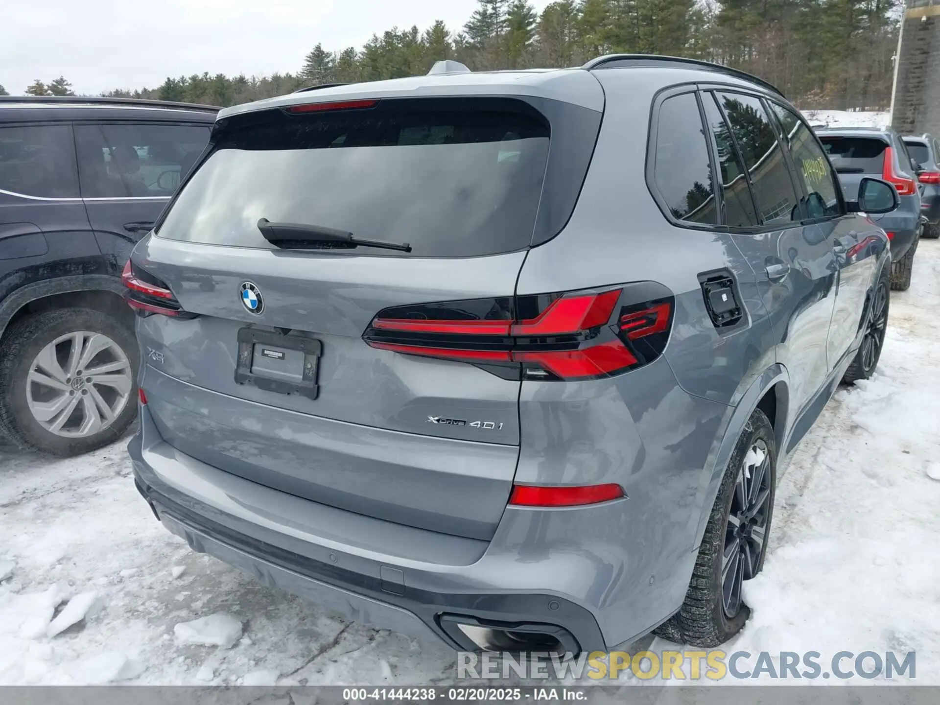 16 Photograph of a damaged car 5UX23EU06R9S09659 BMW X5 2024