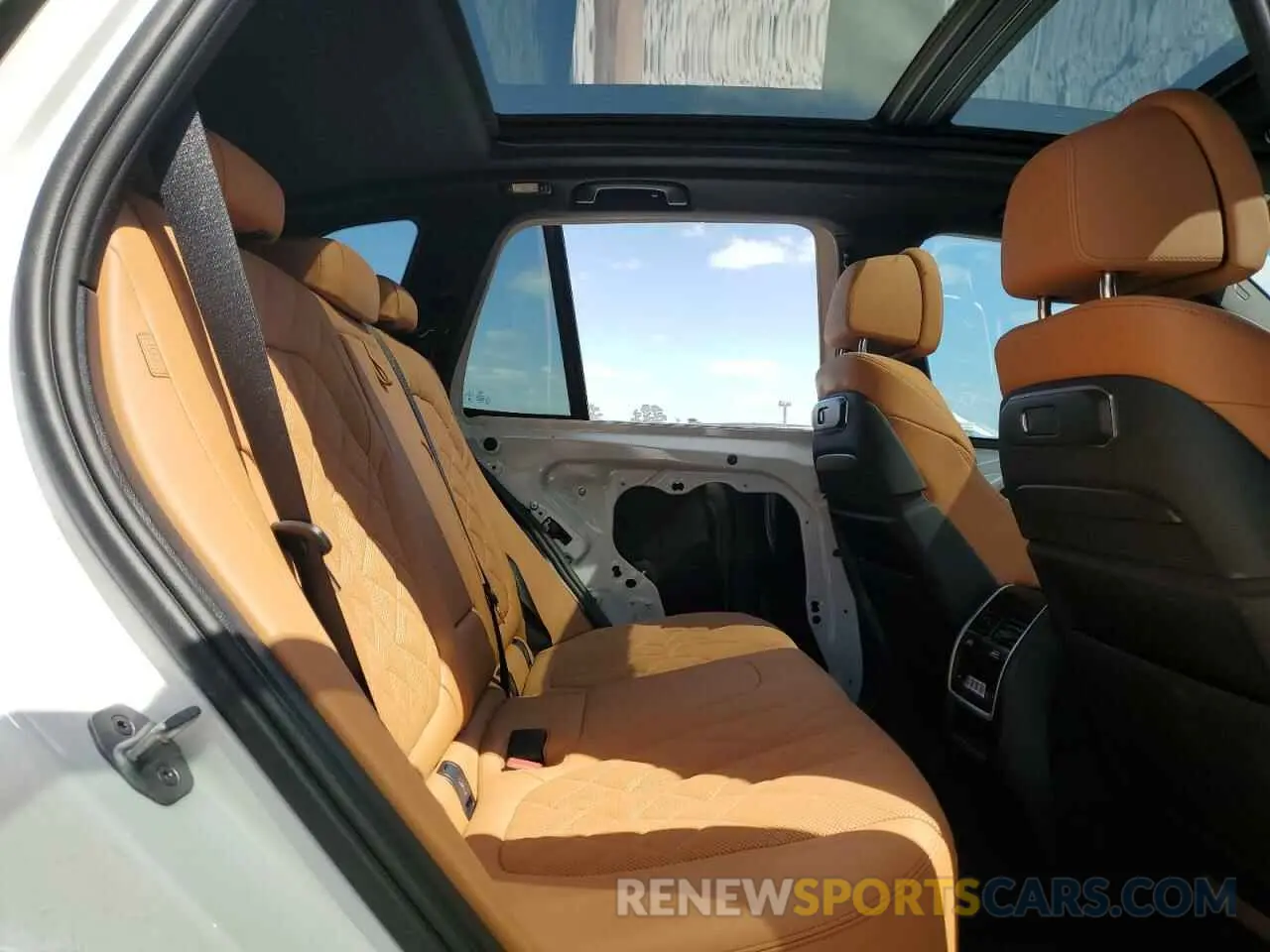 11 Photograph of a damaged car 5UX23EU06R9T18316 BMW X5 2024