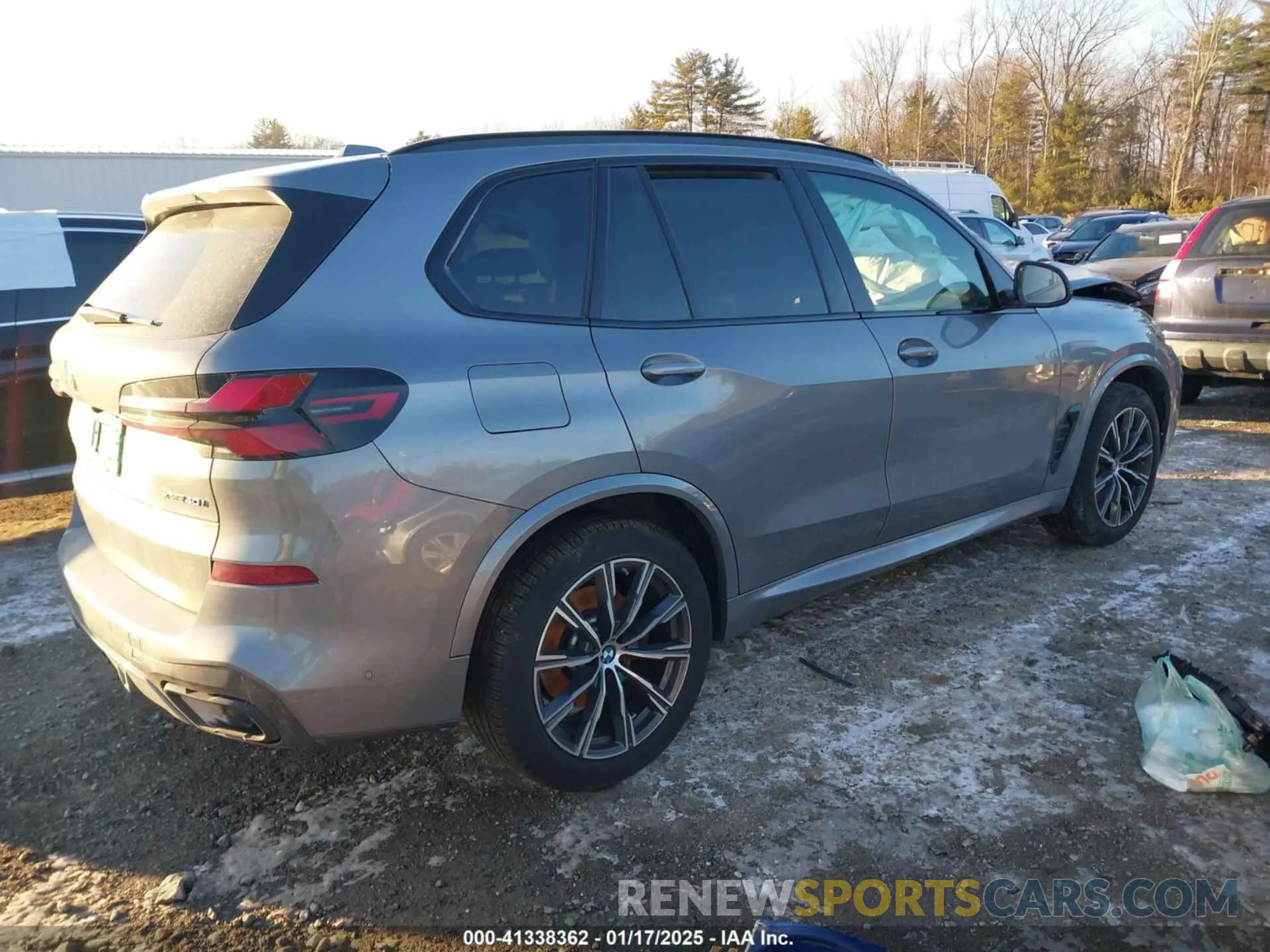 4 Photograph of a damaged car 5UX23EU06R9T45953 BMW X5 2024