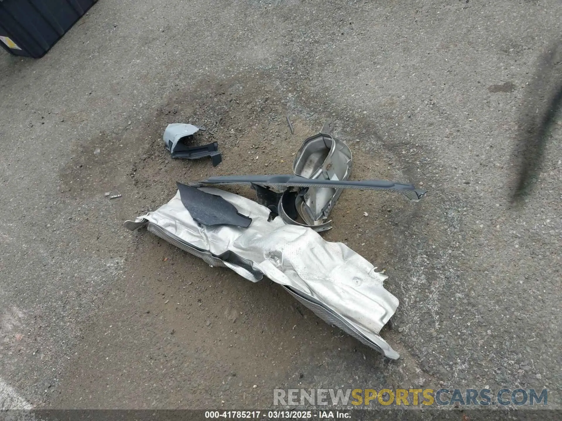 12 Photograph of a damaged car 5UX23EU06R9U85520 BMW X5 2024