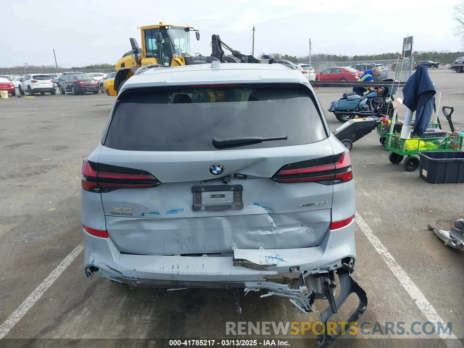 17 Photograph of a damaged car 5UX23EU06R9U85520 BMW X5 2024