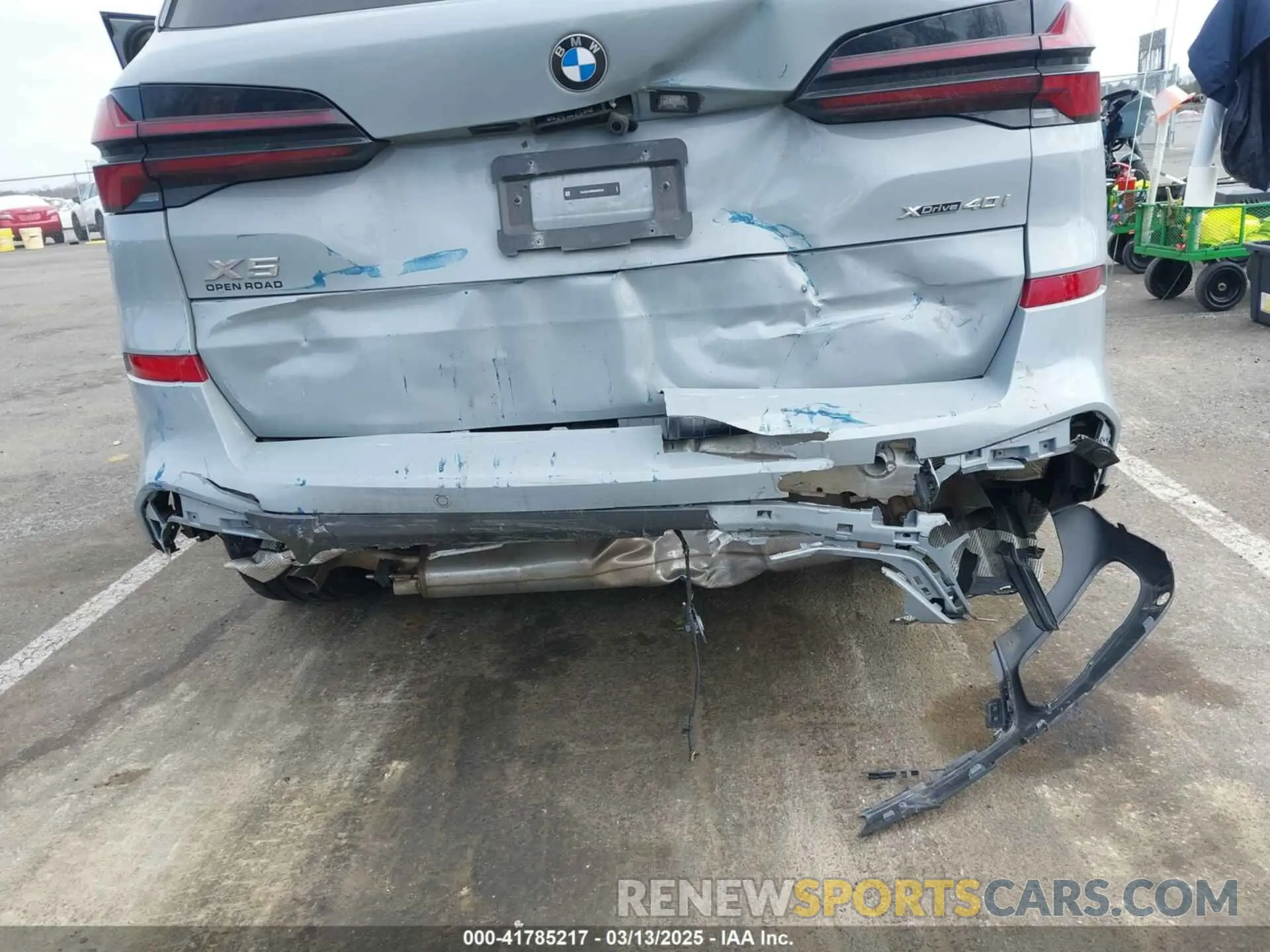 6 Photograph of a damaged car 5UX23EU06R9U85520 BMW X5 2024
