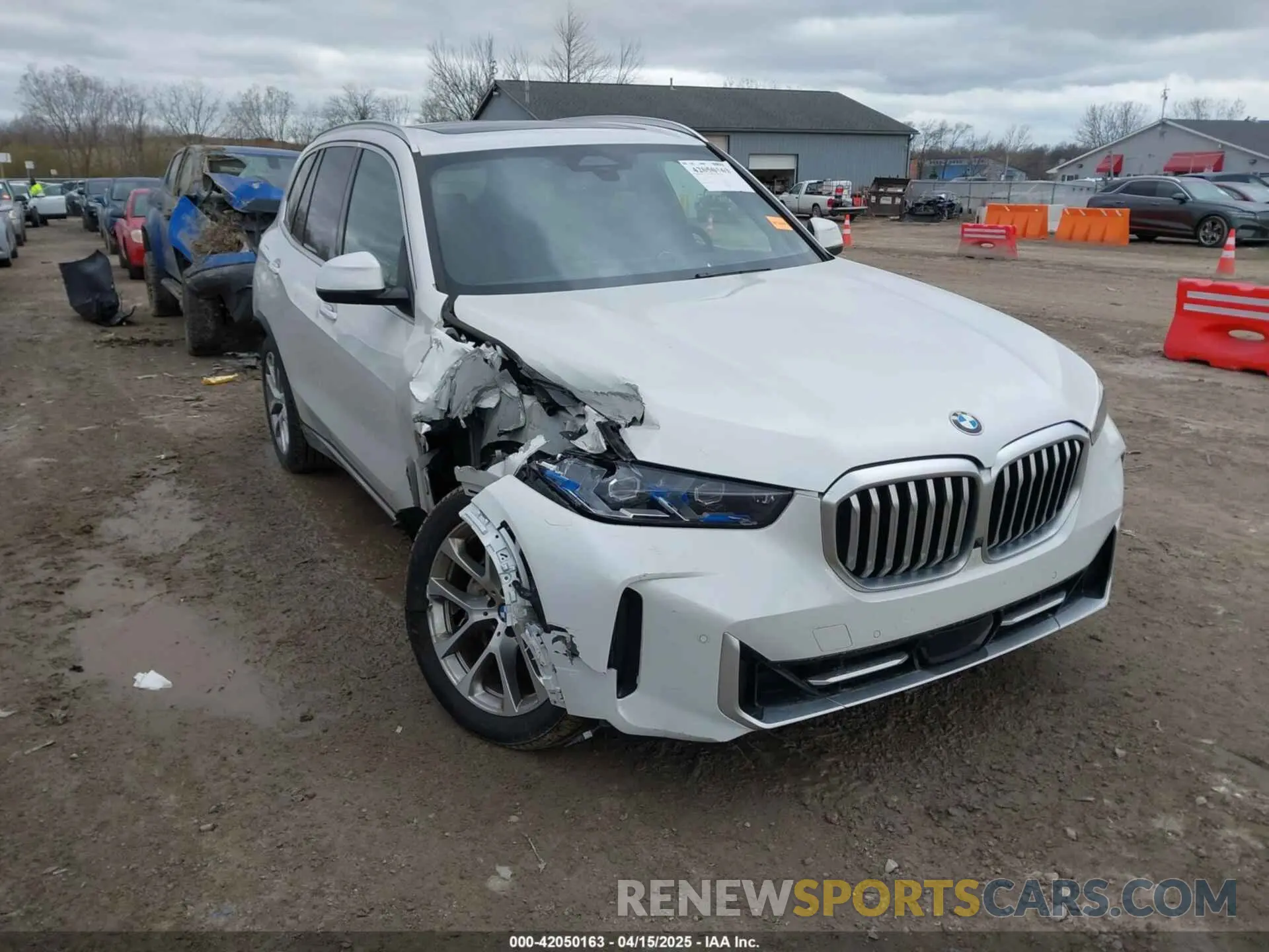 1 Photograph of a damaged car 5UX23EU08R9S68020 BMW X5 2024