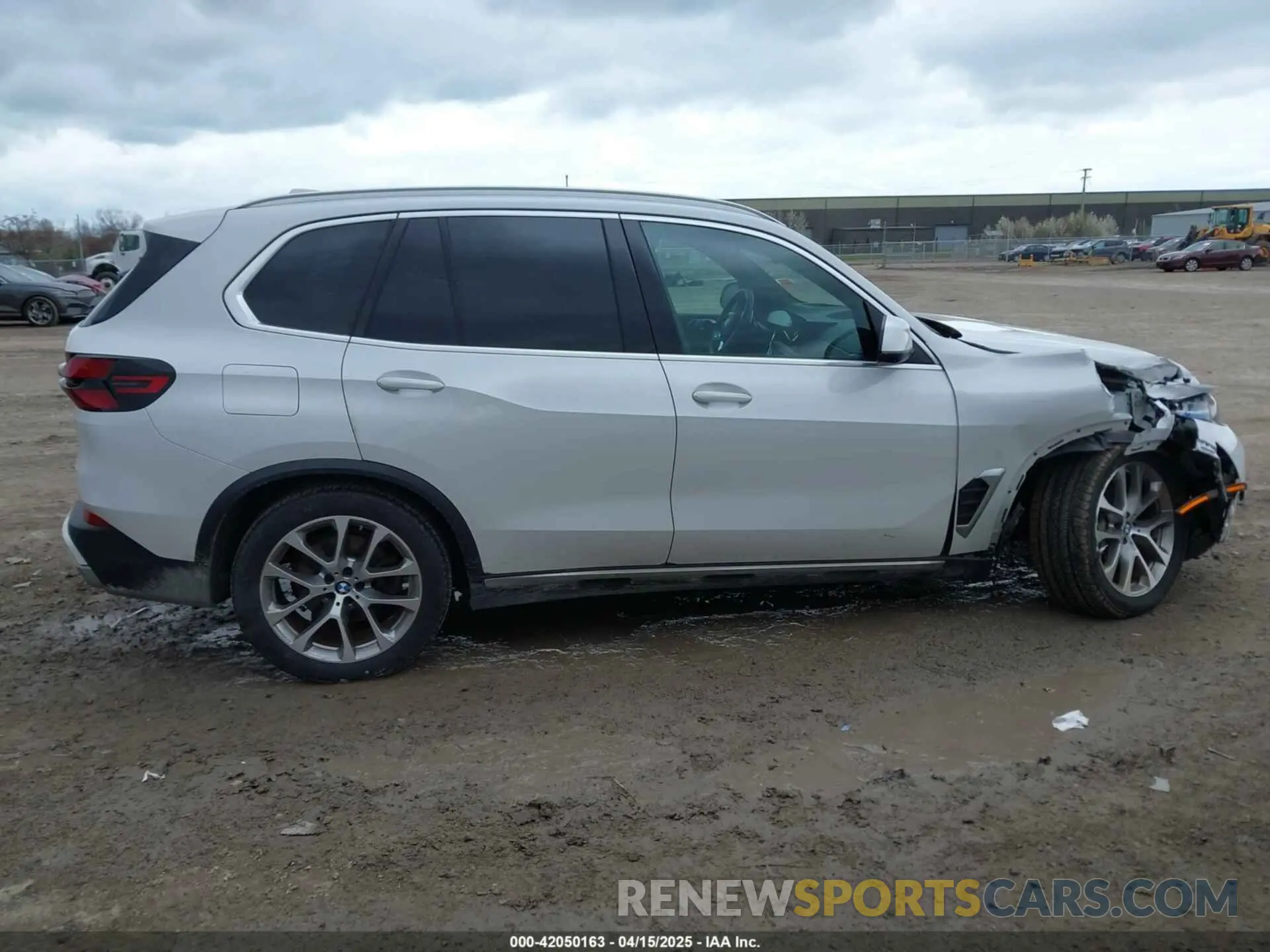 13 Photograph of a damaged car 5UX23EU08R9S68020 BMW X5 2024