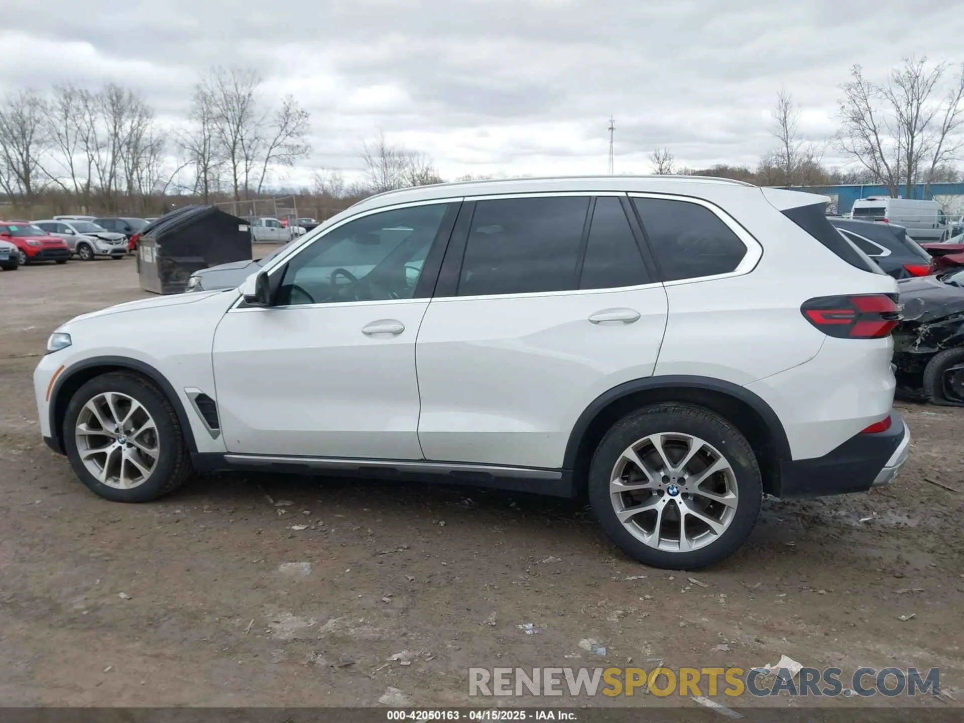14 Photograph of a damaged car 5UX23EU08R9S68020 BMW X5 2024
