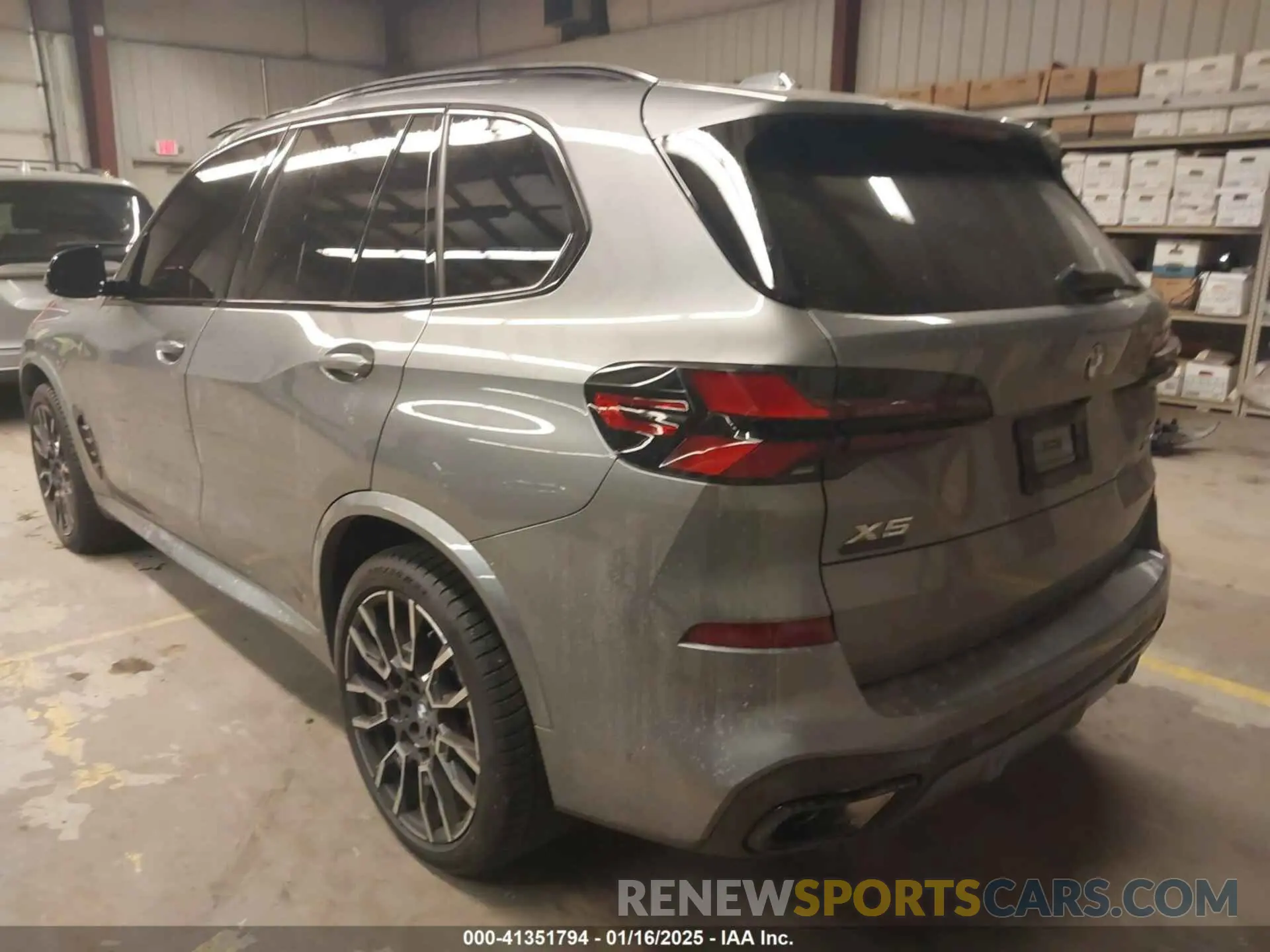 3 Photograph of a damaged car 5UX23EU08R9U39588 BMW X5 2024