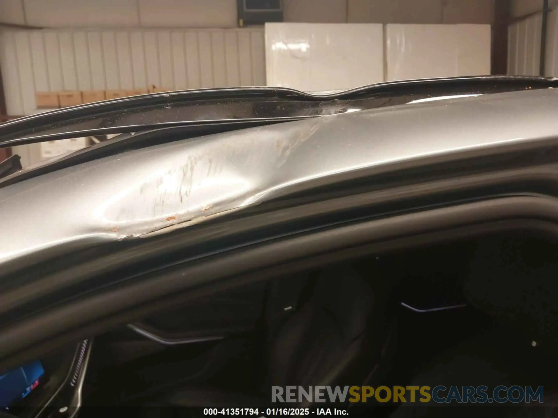 6 Photograph of a damaged car 5UX23EU08R9U39588 BMW X5 2024