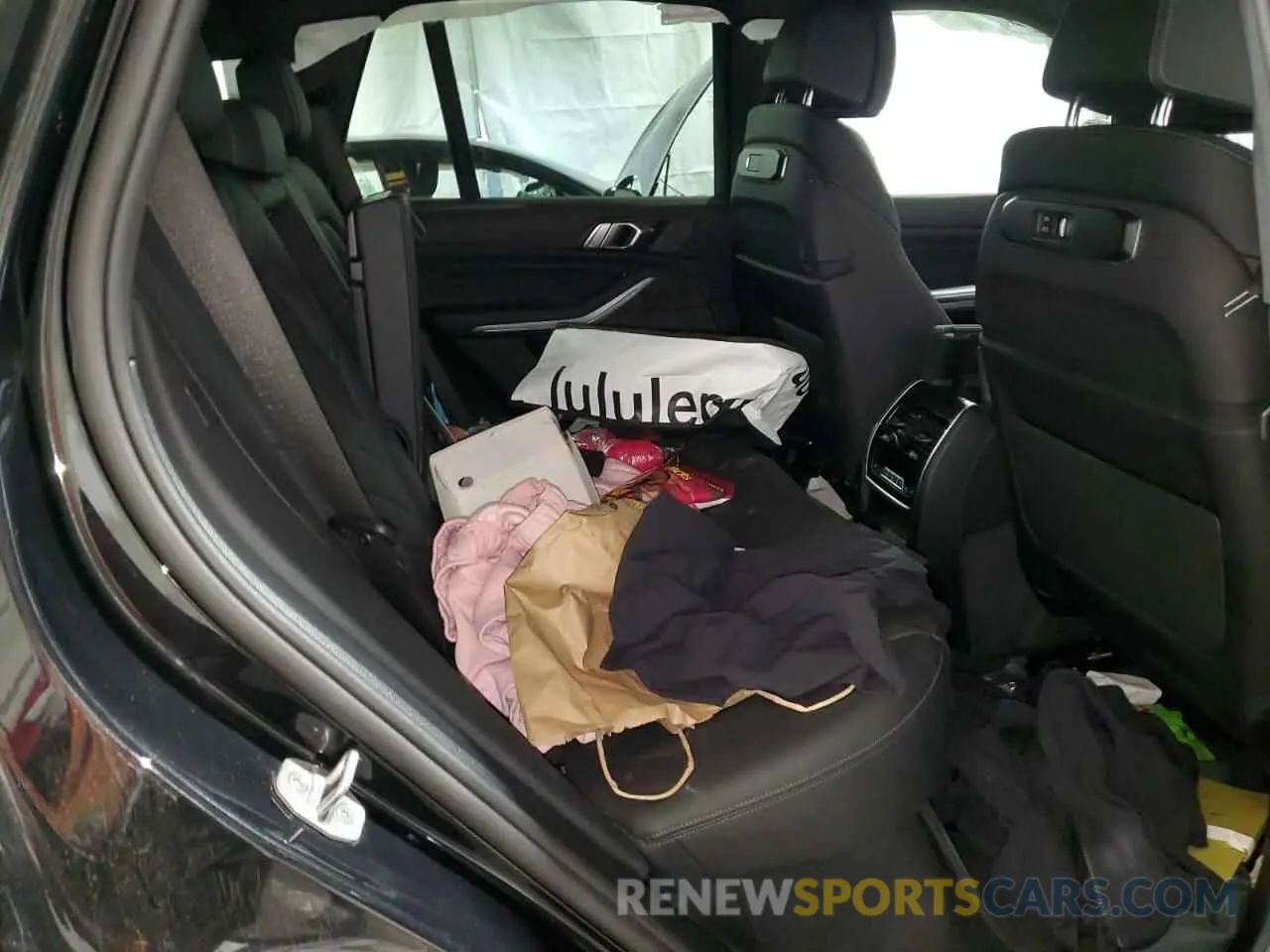 11 Photograph of a damaged car 5UX23EU08R9V74411 BMW X5 2024