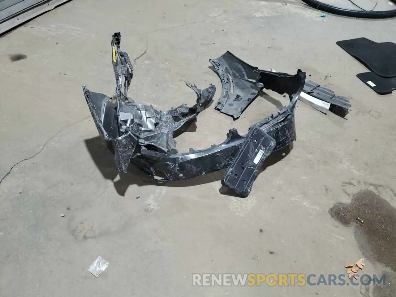 13 Photograph of a damaged car 5UX23EU08R9V74411 BMW X5 2024
