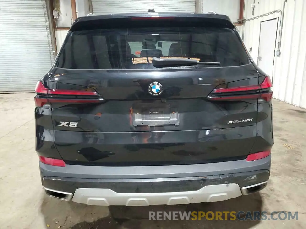 6 Photograph of a damaged car 5UX23EU08R9V74411 BMW X5 2024