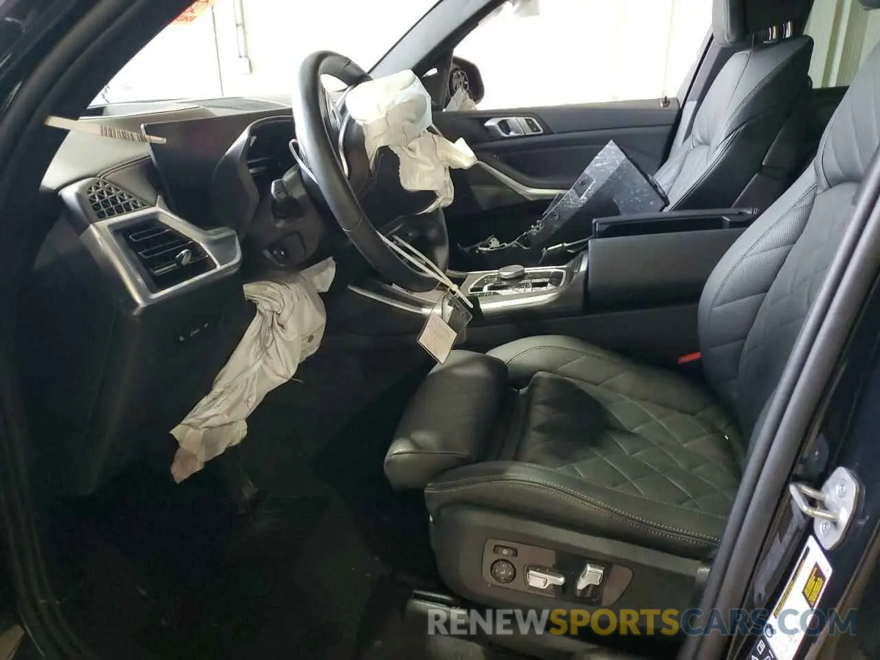 7 Photograph of a damaged car 5UX23EU08R9V74411 BMW X5 2024