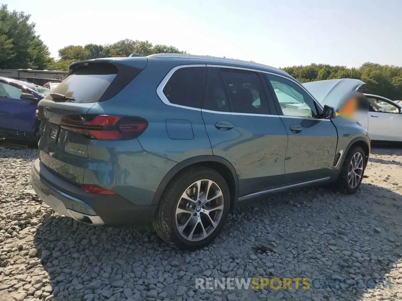 3 Photograph of a damaged car 5UX23EU09R9S15388 BMW X5 2024