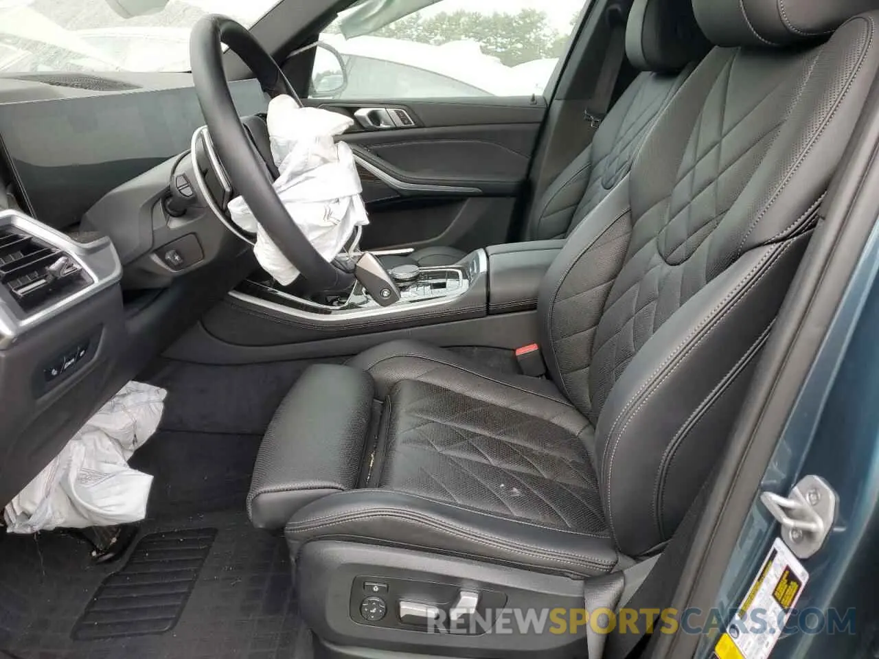 7 Photograph of a damaged car 5UX23EU09R9S15388 BMW X5 2024