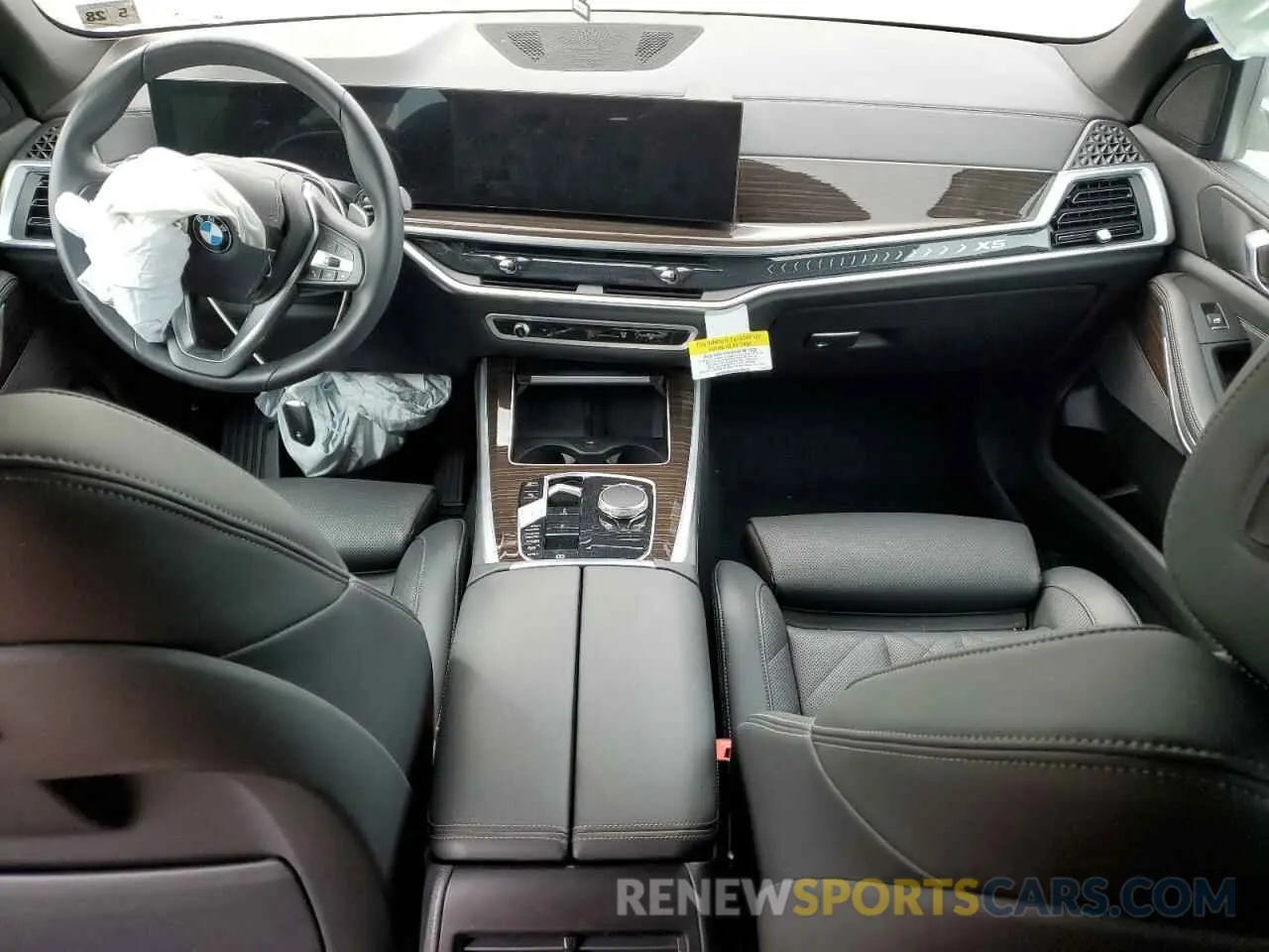 8 Photograph of a damaged car 5UX23EU09R9S15388 BMW X5 2024